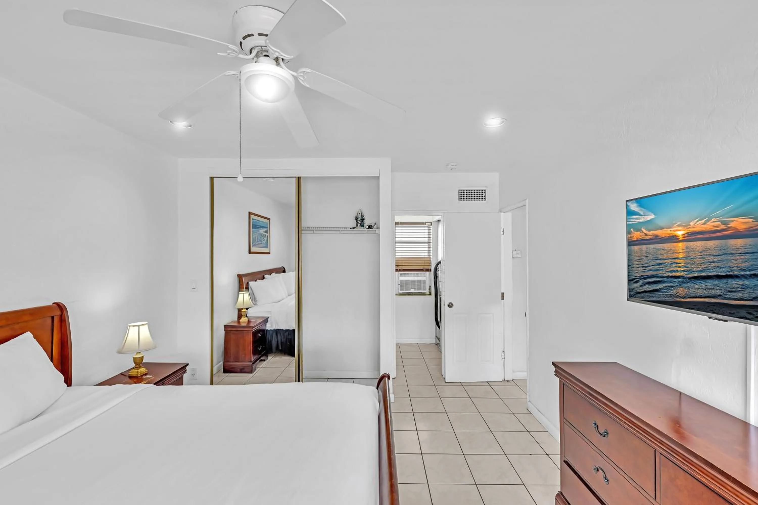 wardrobe, Bed in The Sunrise