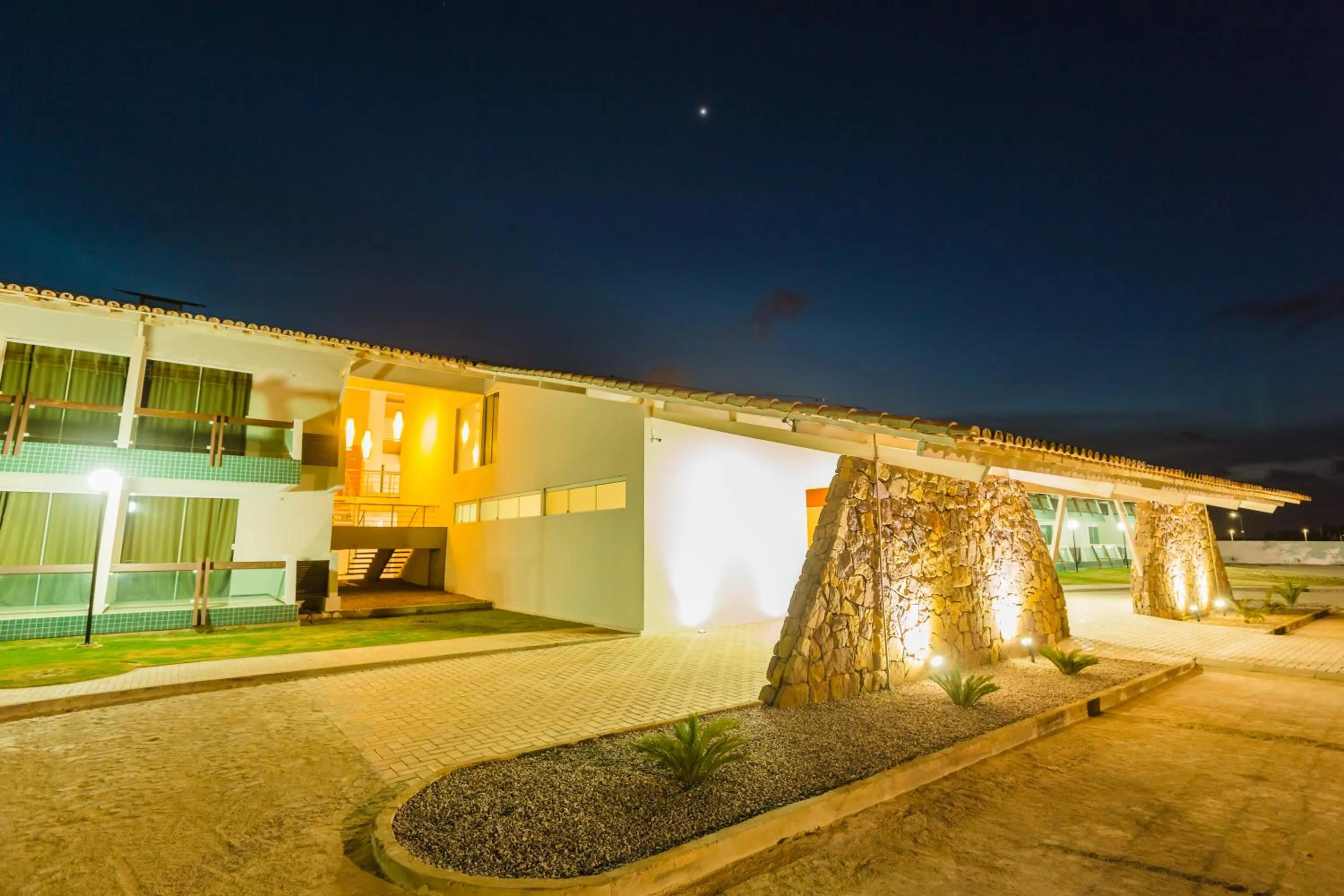 Facade/entrance in Arrey Beach Hotel