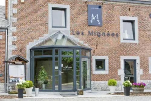 Facade/entrance in Hotel Les Mignees