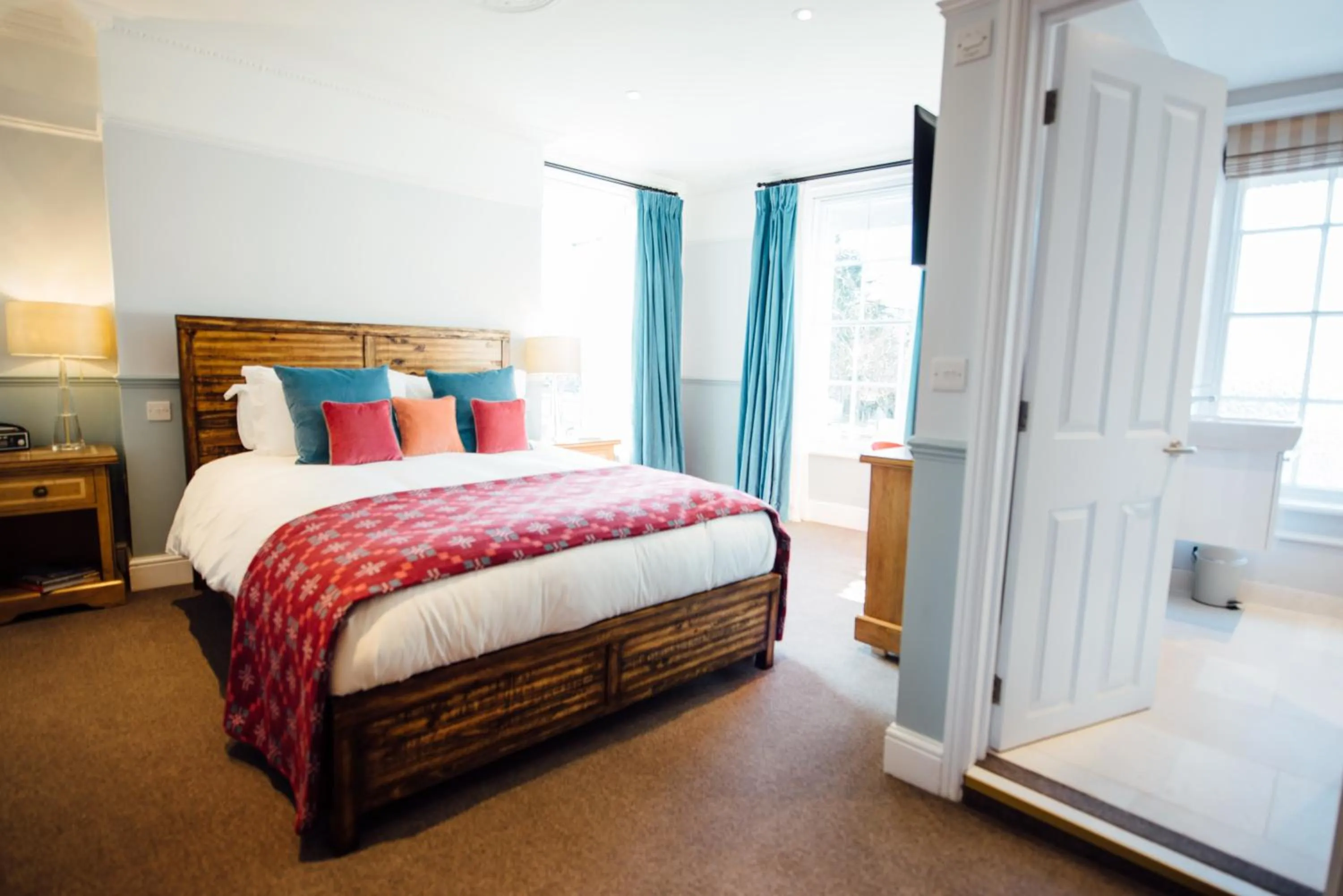 Photo of the whole room, Bed in Banyers House