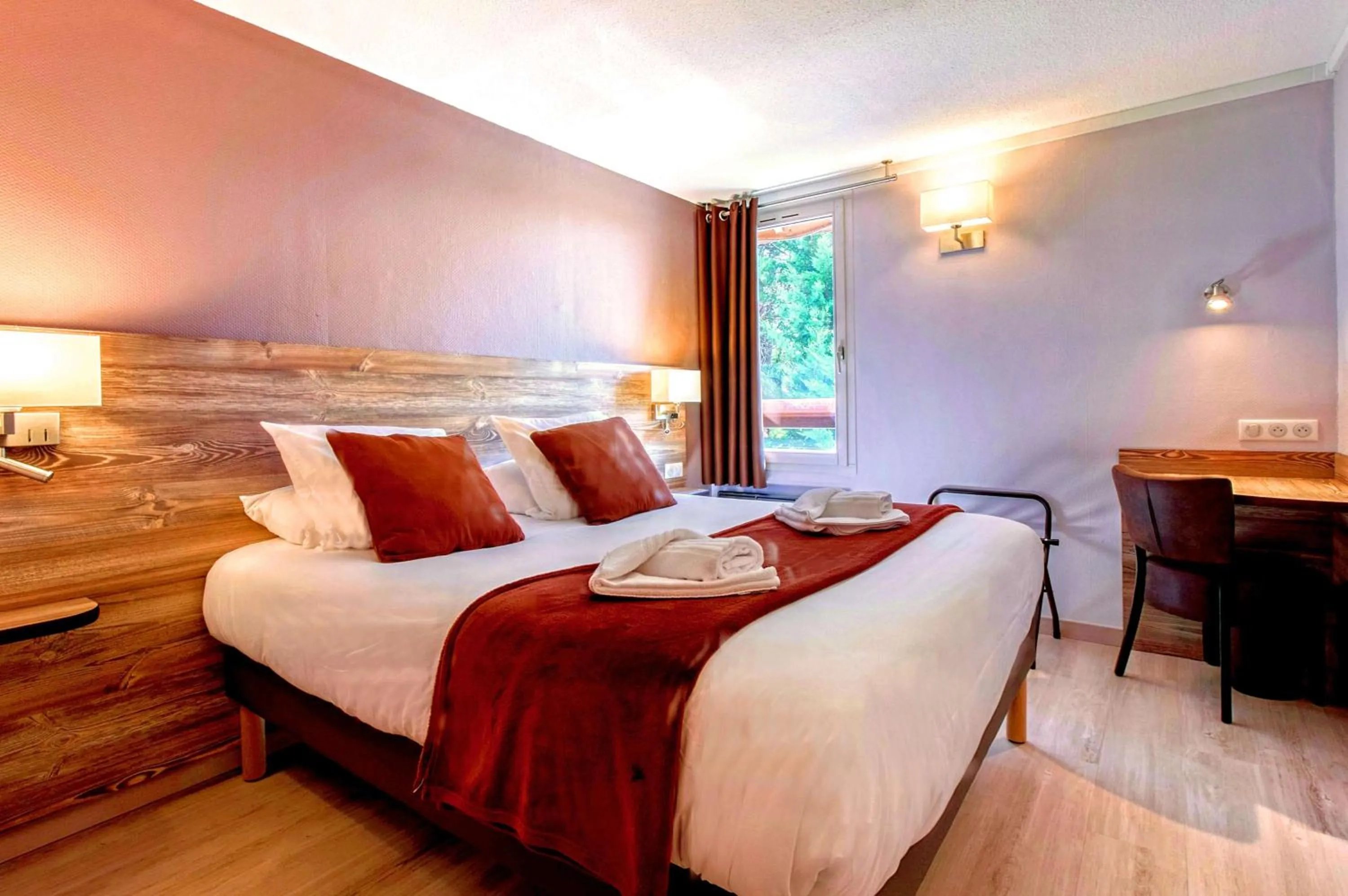 Bedroom, Bed in Brit Hotel Confort Pau Lons