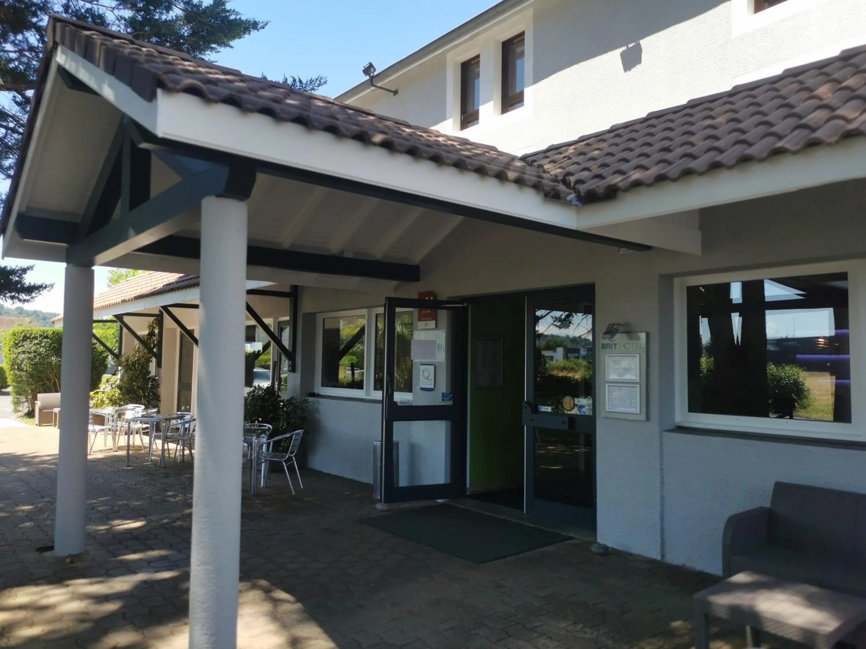 Property building in Brit Hotel Confort Pau Lons