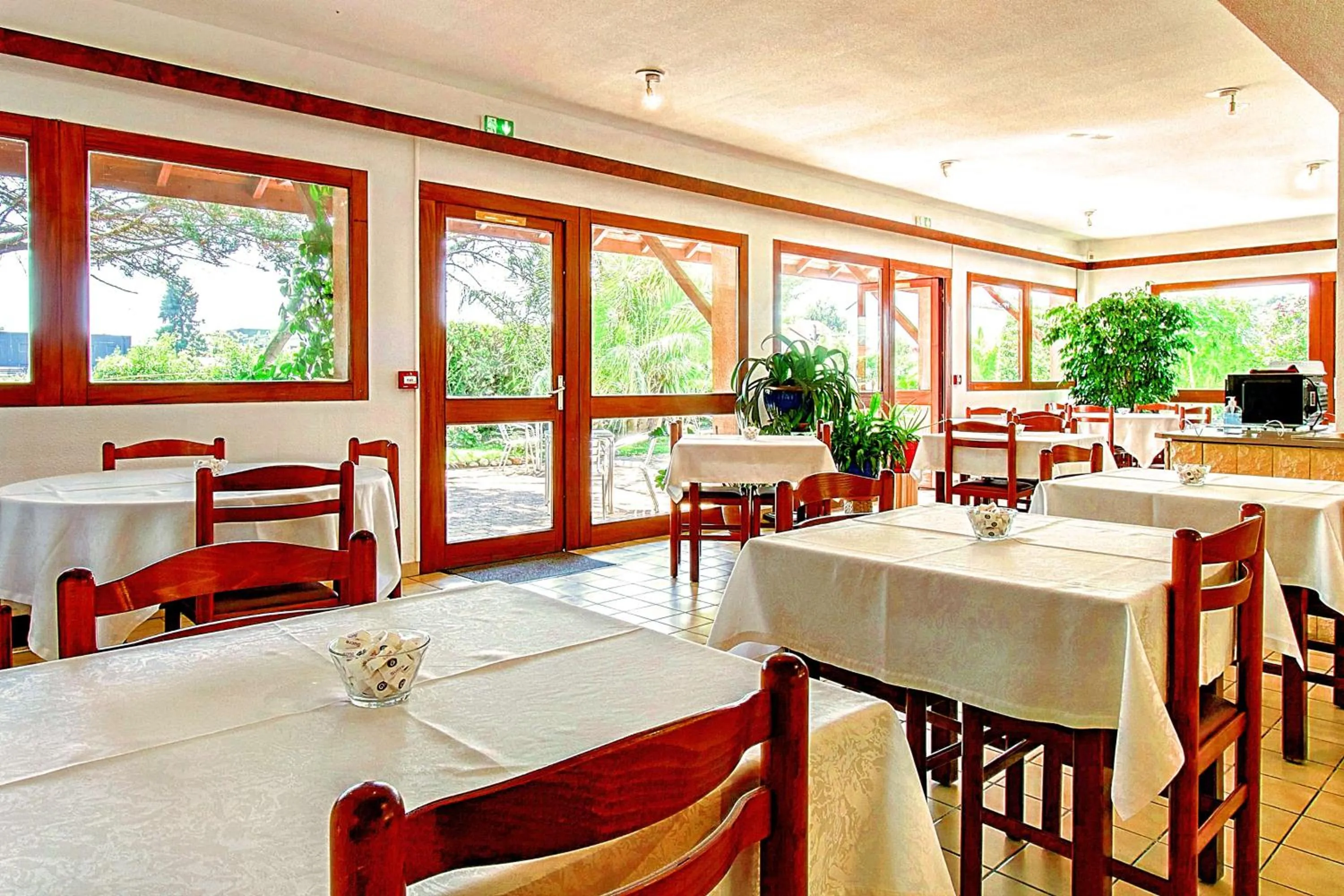 Breakfast in Brit Hotel Confort Pau Lons