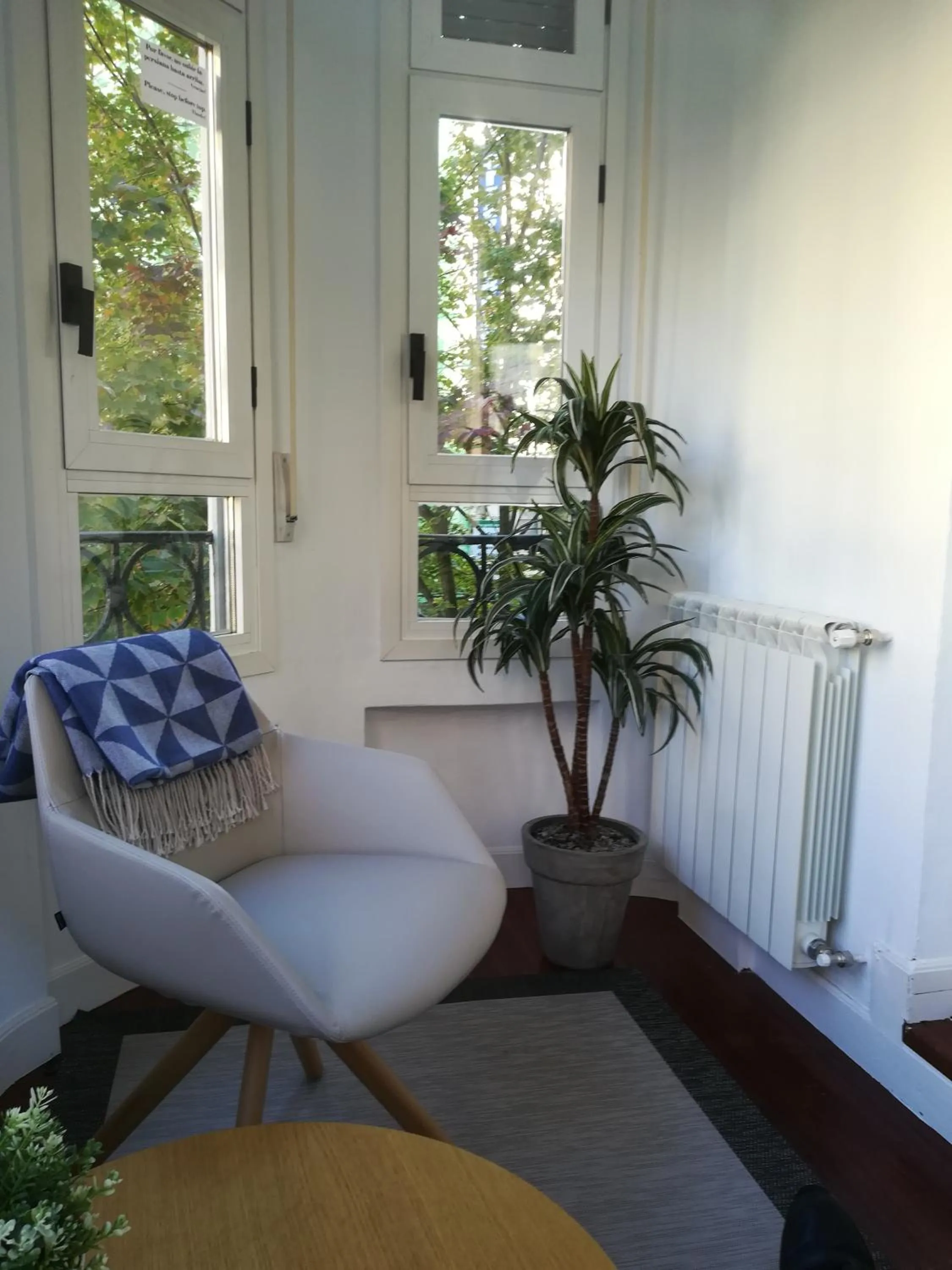 Living room in Pensión La Perla