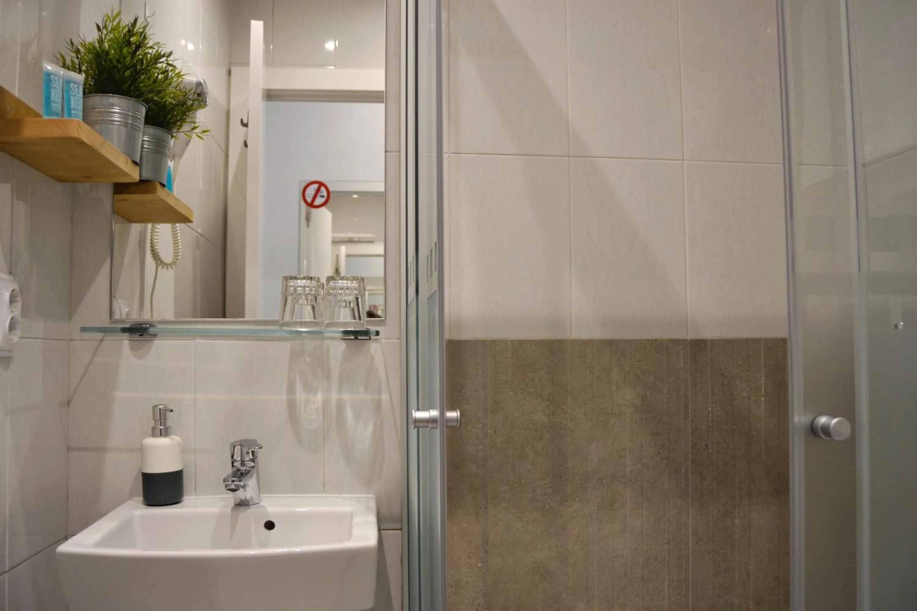 Bathroom in Pensión La Perla