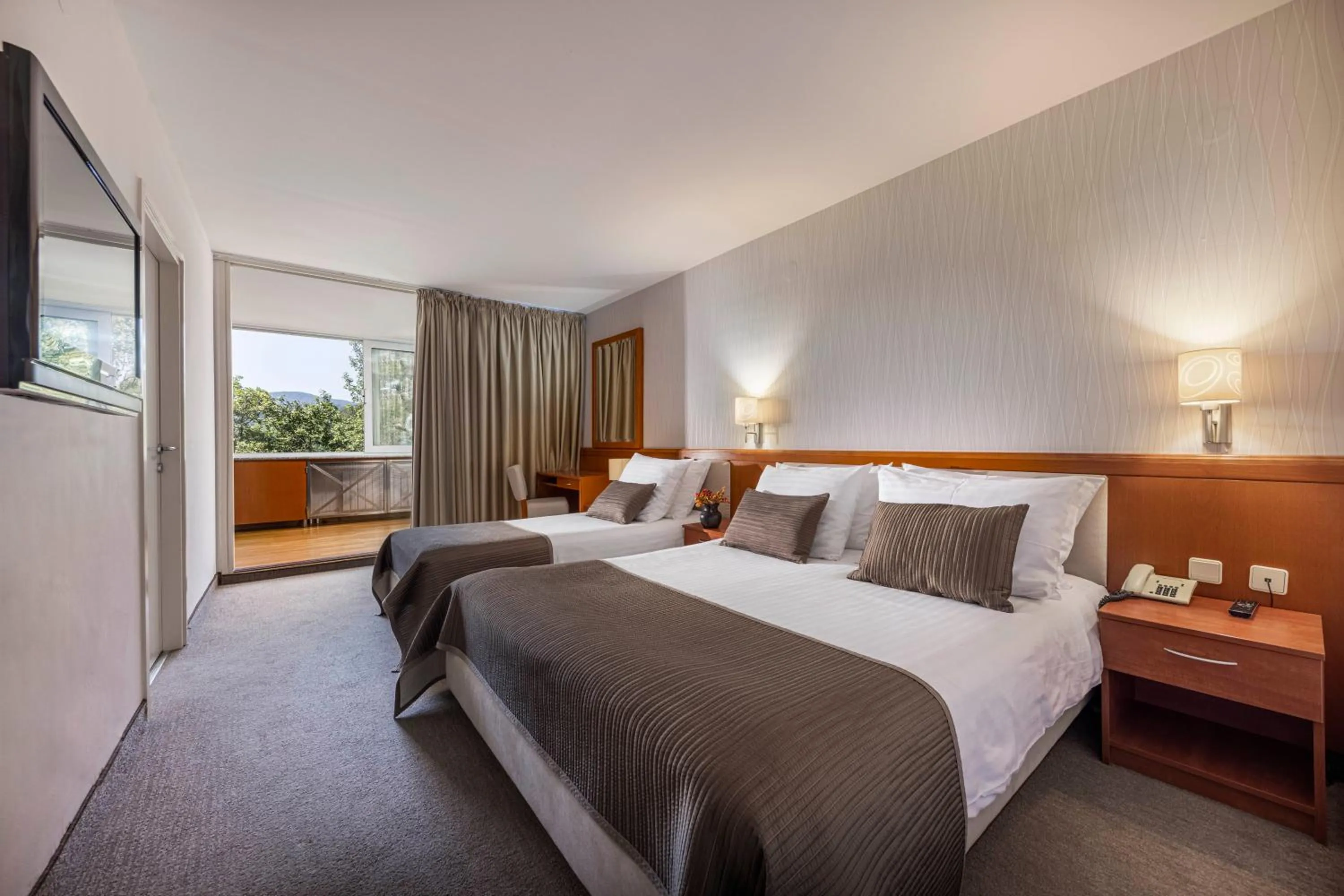 Bedroom, Bed in Hotel Jezero - Plitvice Lakes National Park