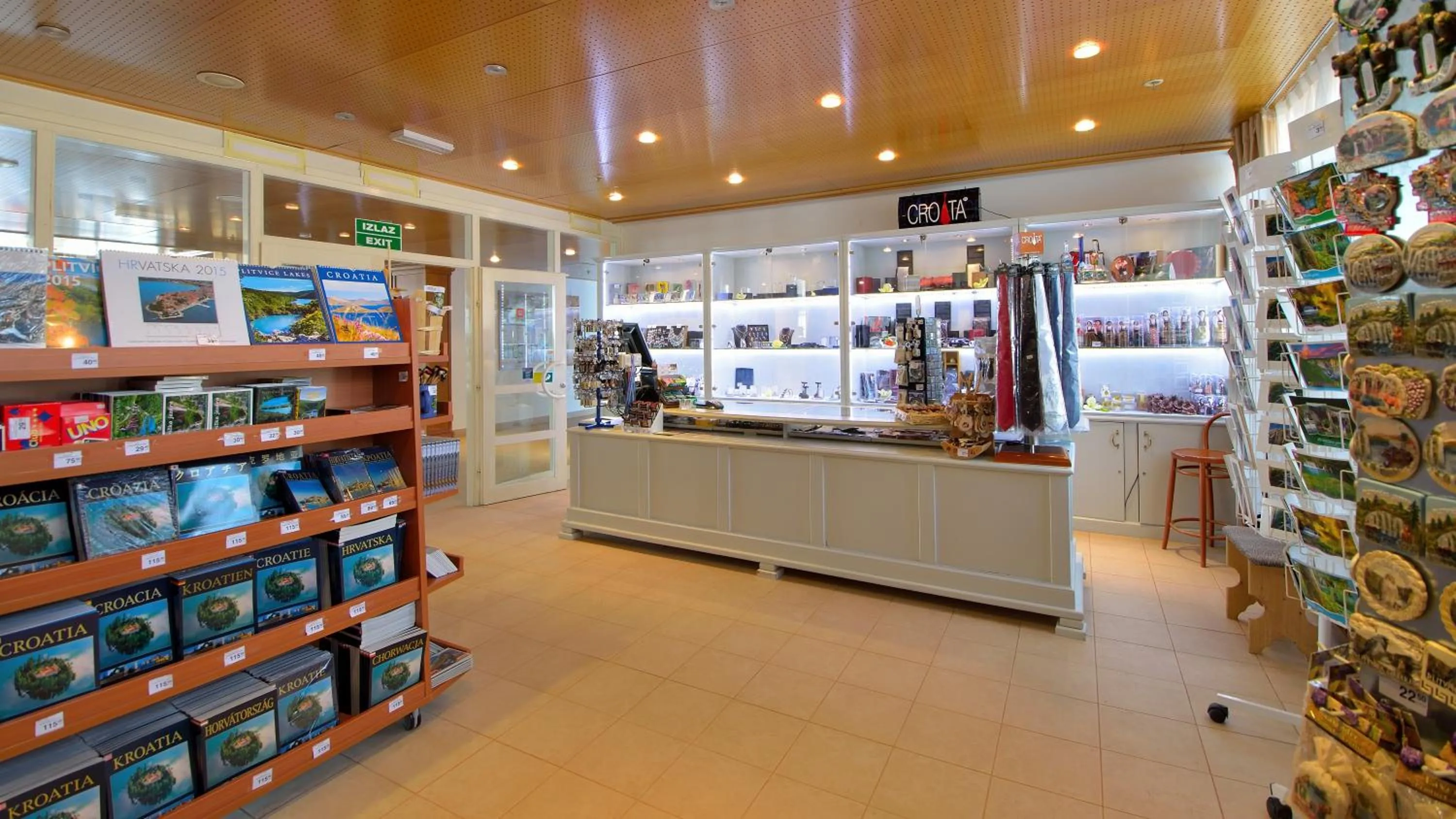 On-site shops in Hotel Jezero - Plitvice Lakes National Park
