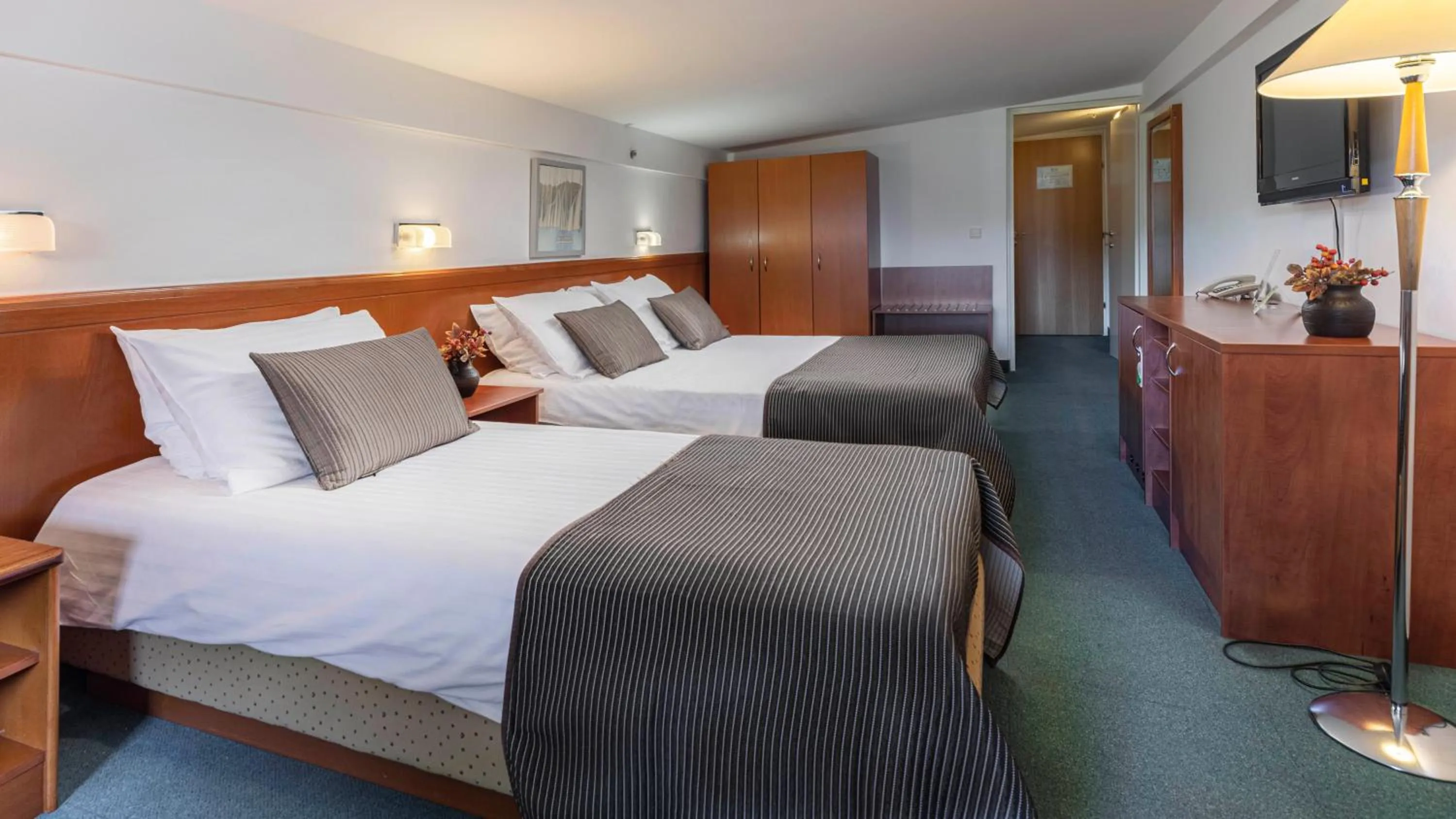 Bedroom, Bed in Hotel Jezero - Plitvice Lakes National Park