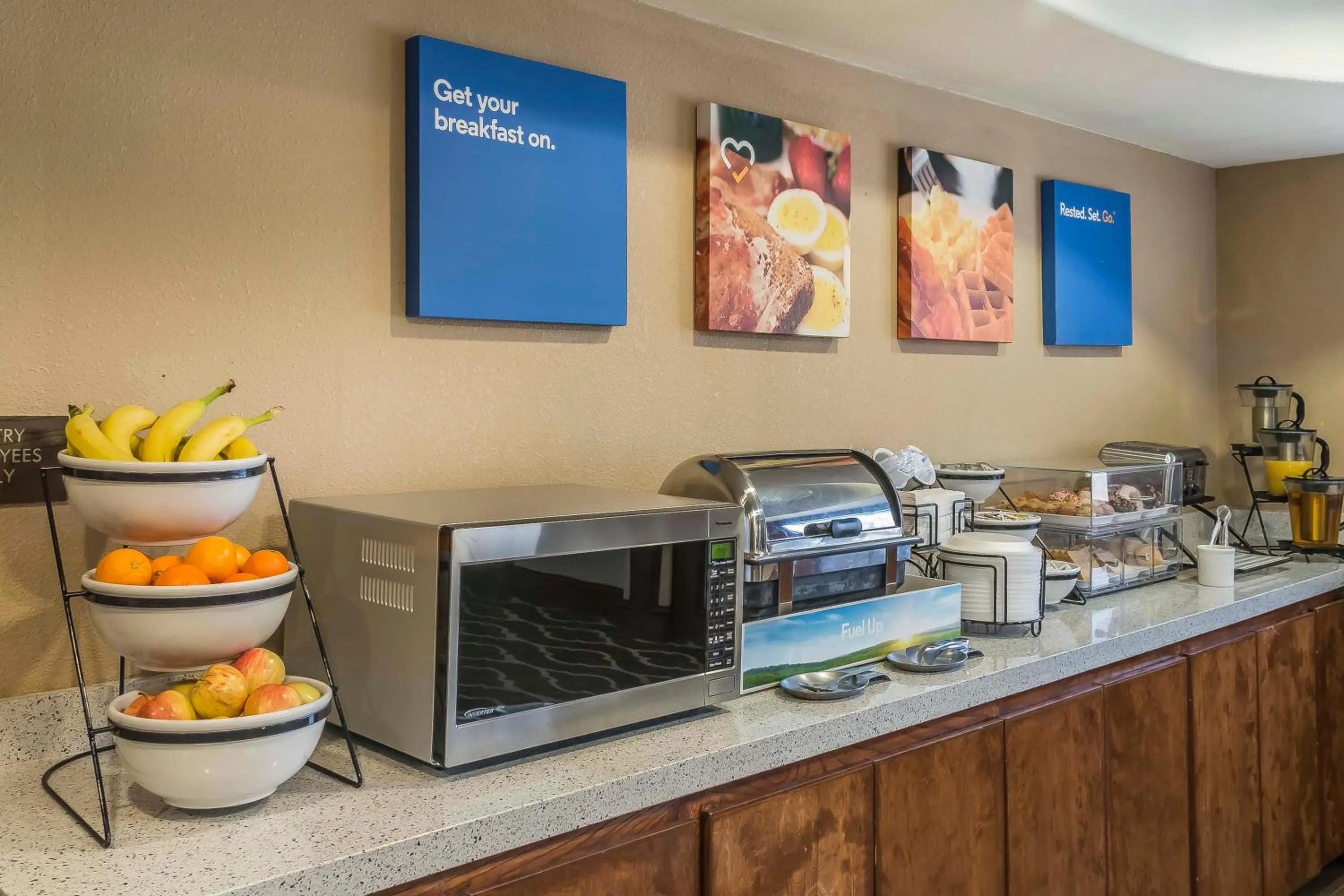 Buffet breakfast in MainStay Suites Edinburg South