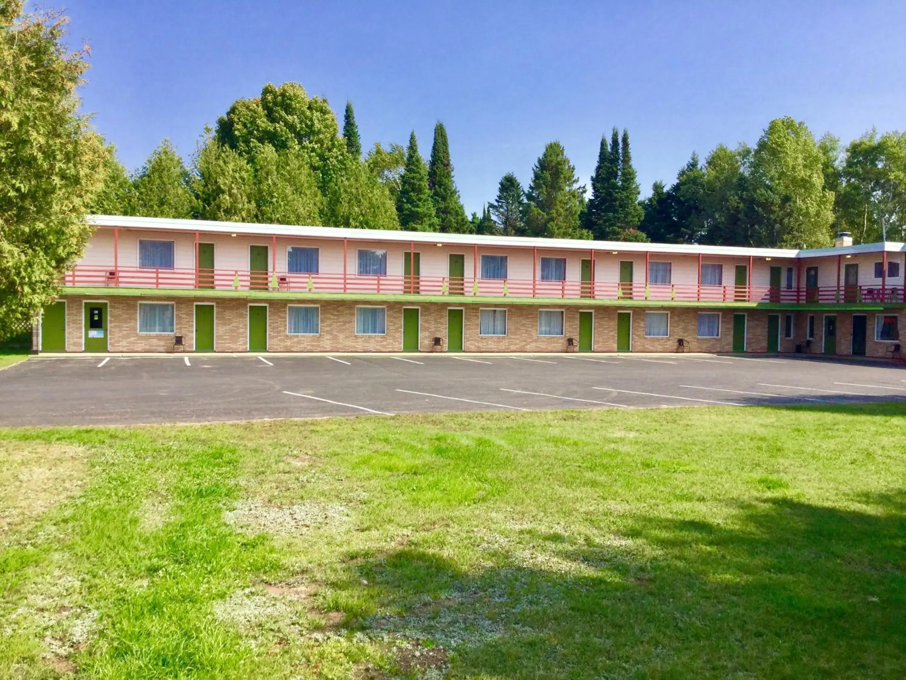 Facade/entrance in Cedars Motel Facade/entrance in Cedars Motel