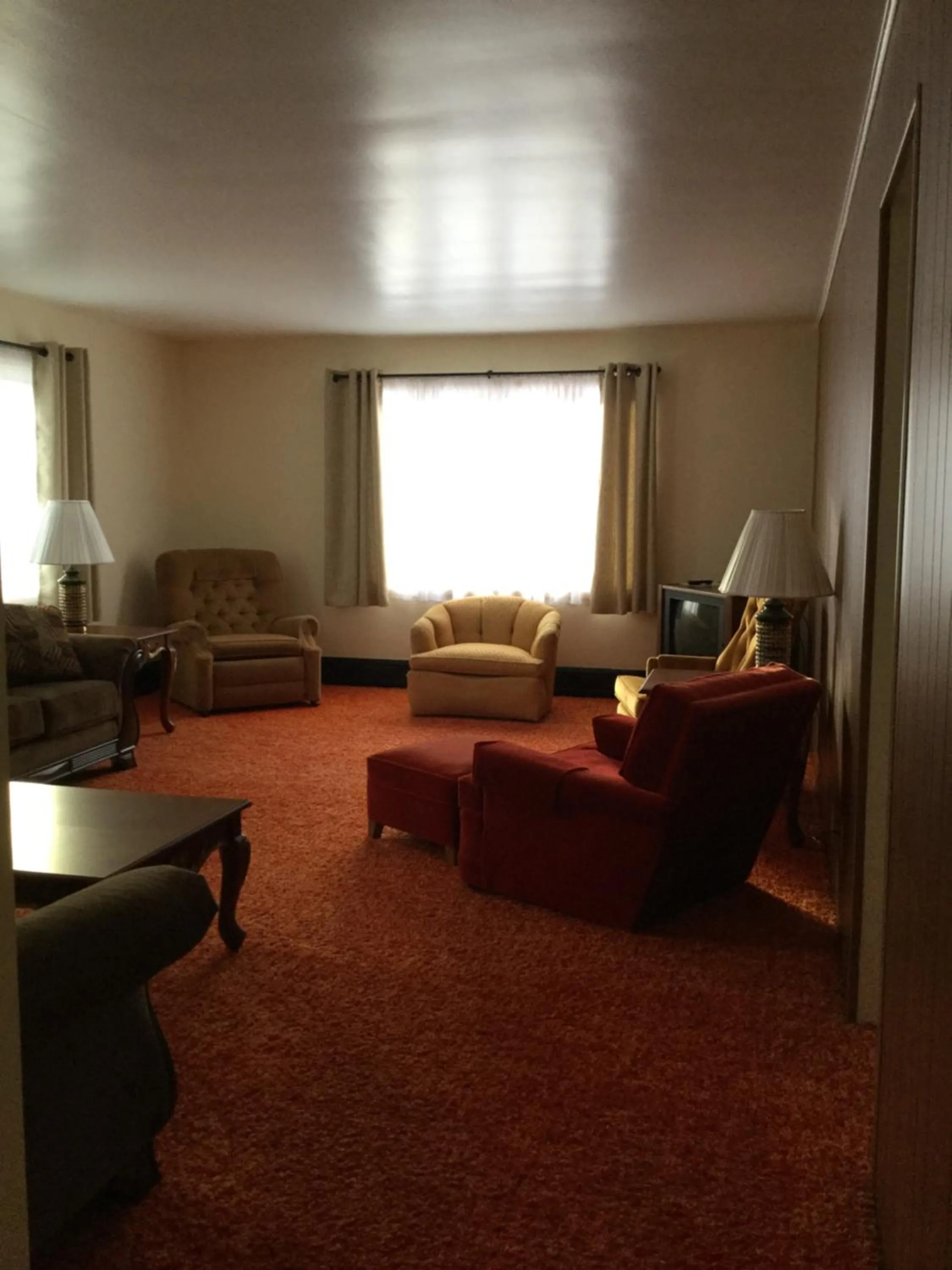 Living room in Cedars Motel