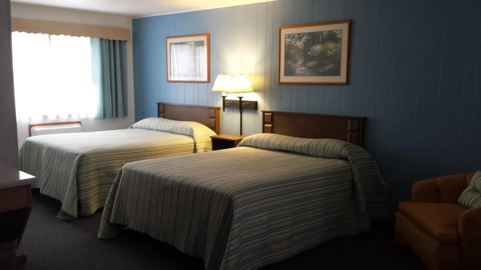 Photo of the whole room in Cedars Motel Photo of the whole room in Cedars Motel