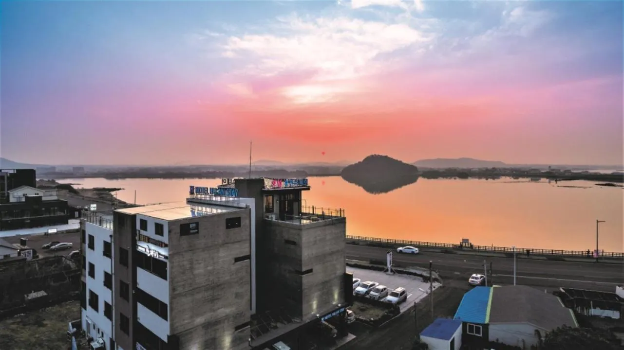 Property building in Hu An Stay Hotel