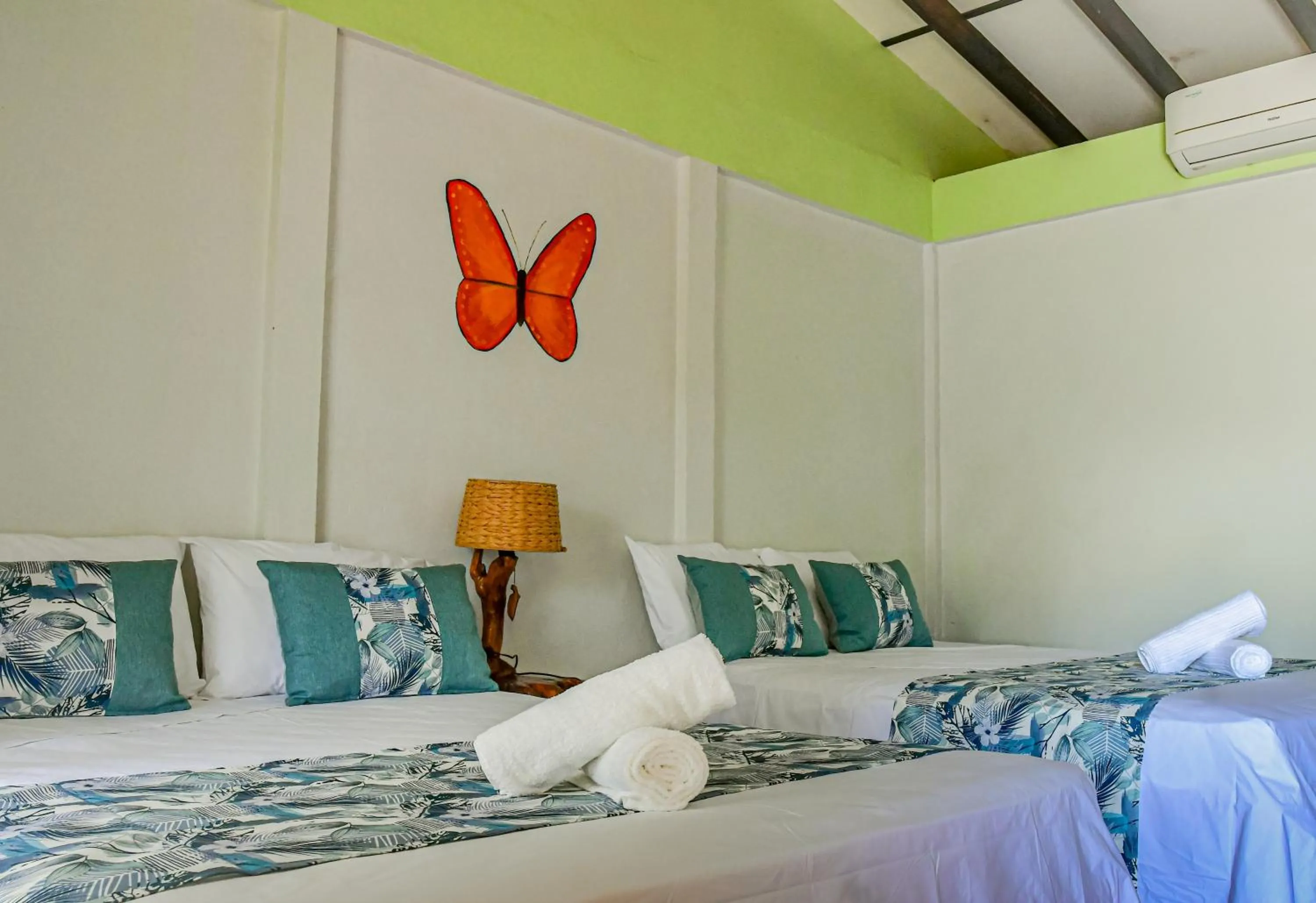 Bed in Cabinas Bahía Uvita - Marino Ballena National Park Lodge