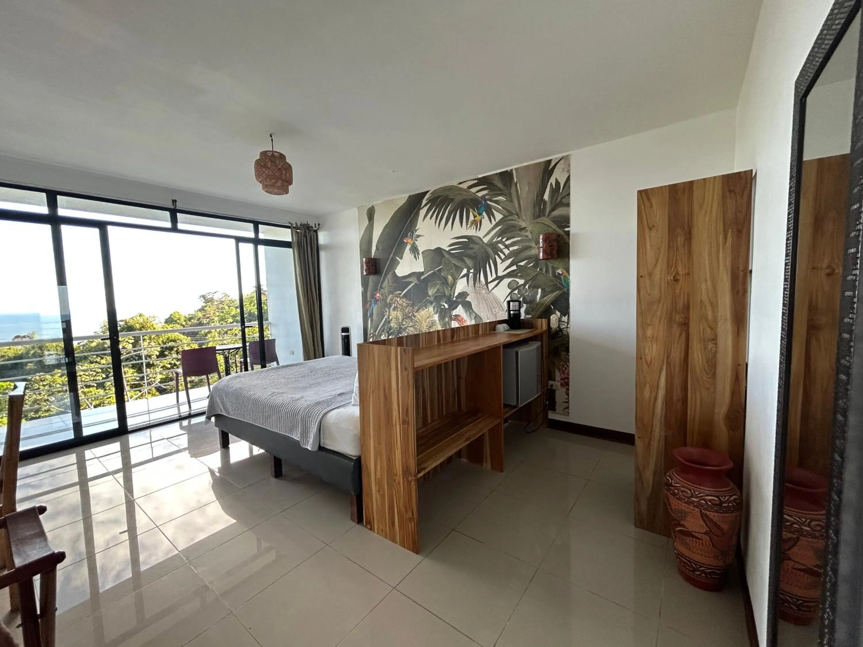 Sunshine Sanctuary Boutique Jungle Lodge