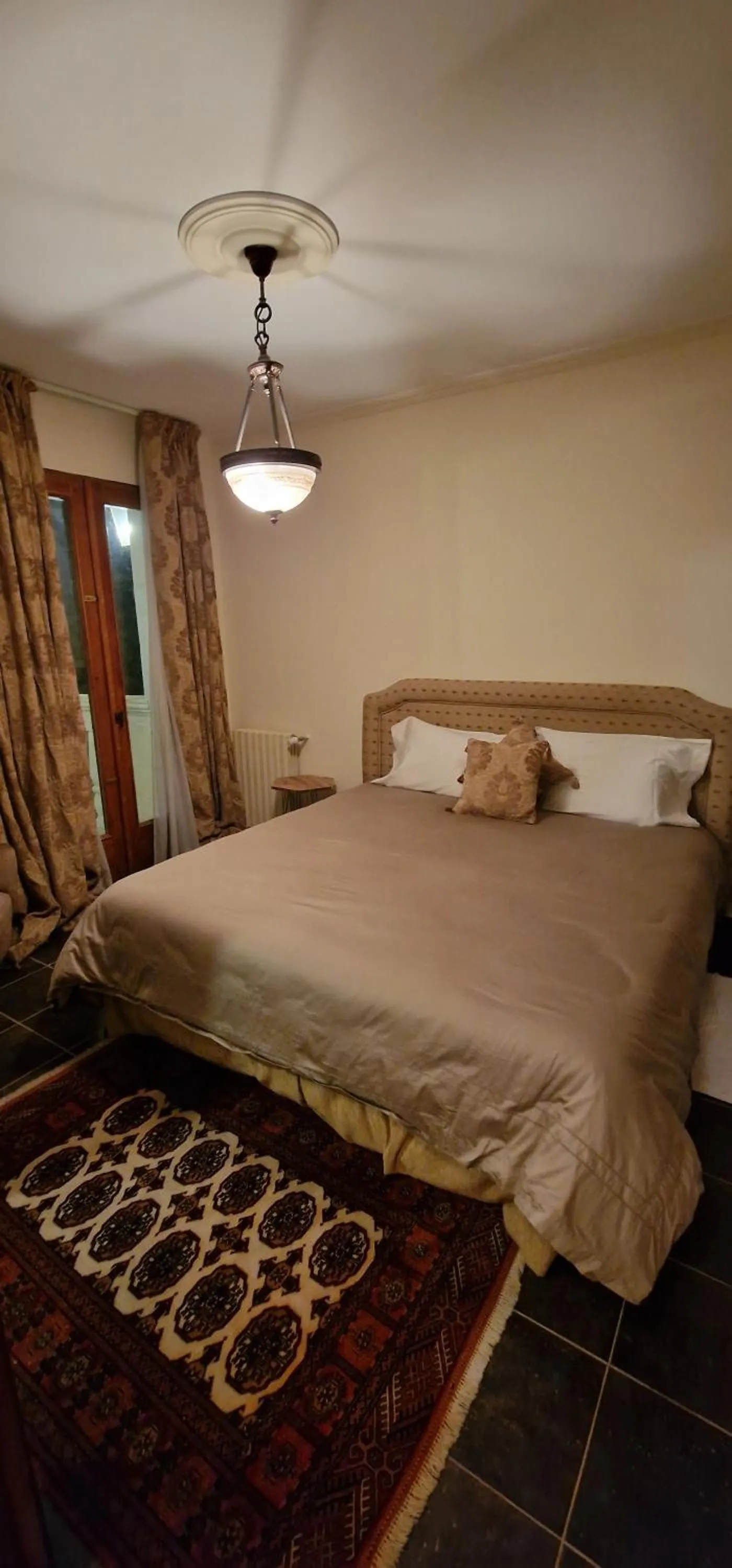 Bed in Faqra Palace