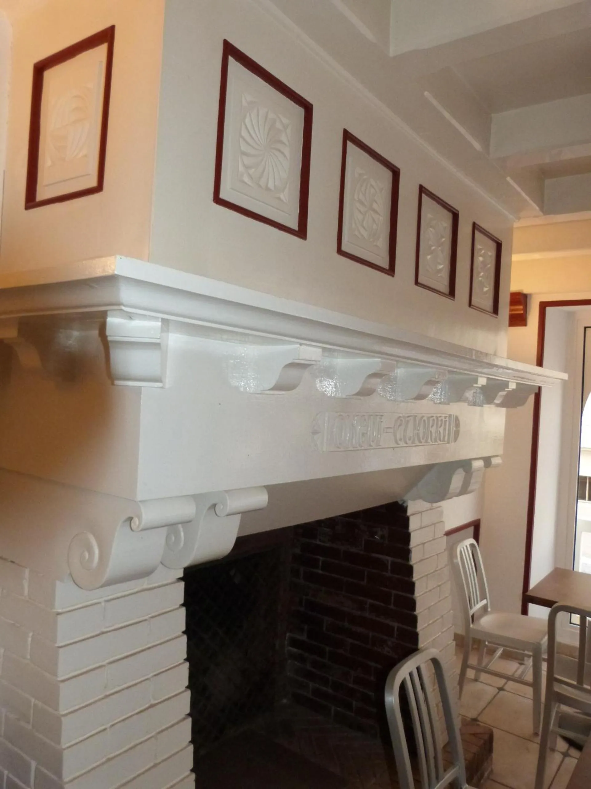 Restaurant/places to eat in Le Petit Hôtel