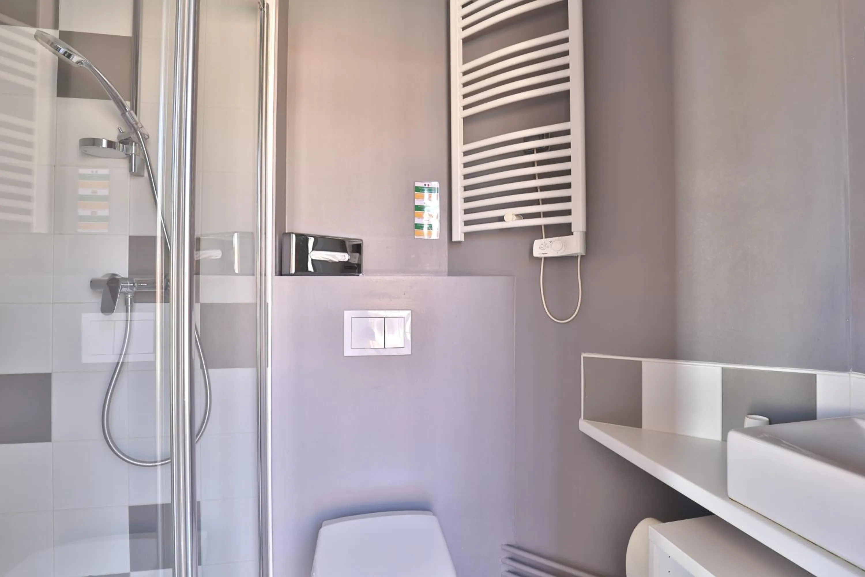 Shower in Hotel Marbella