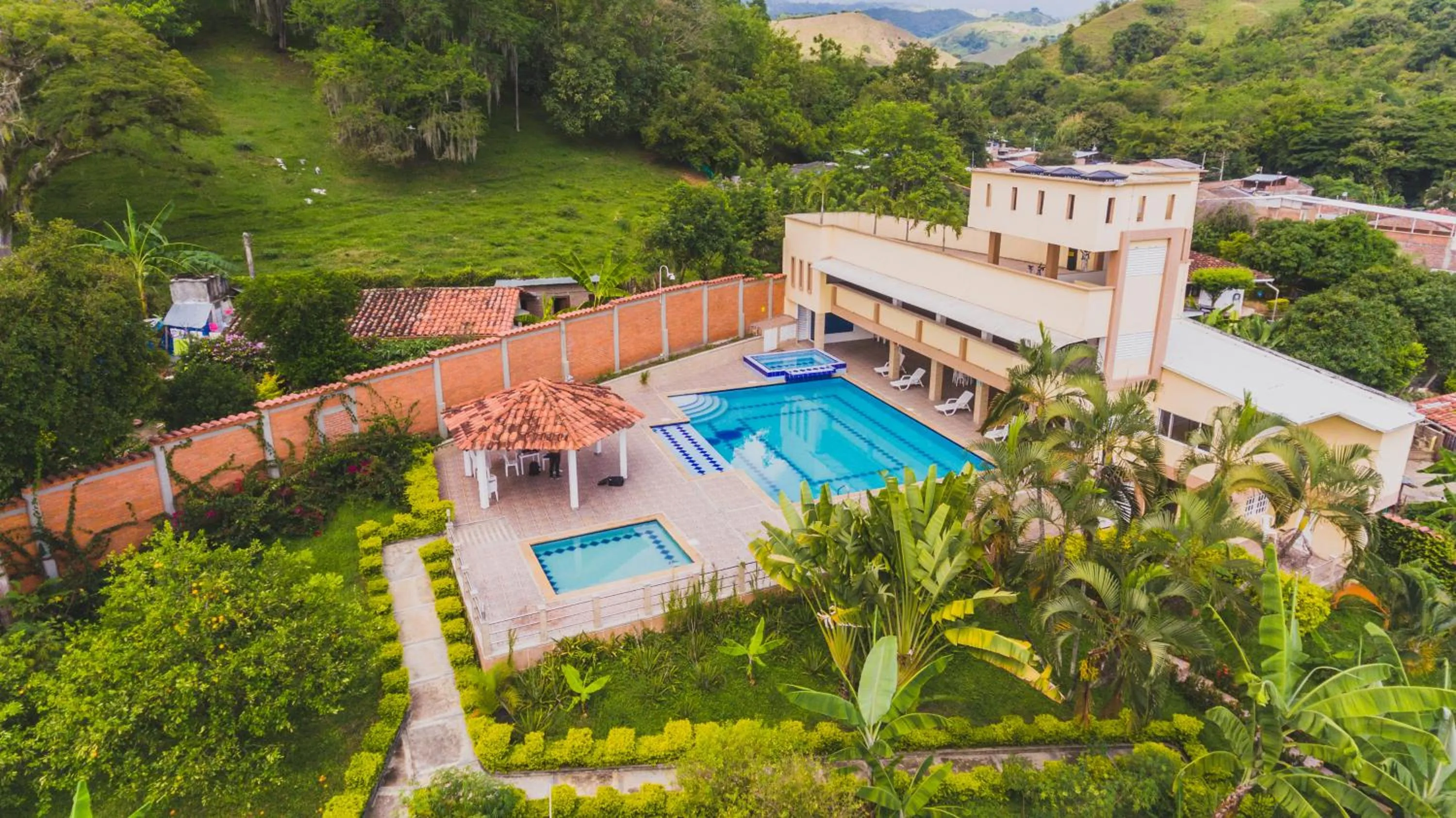 Property building in Hotel Manantial