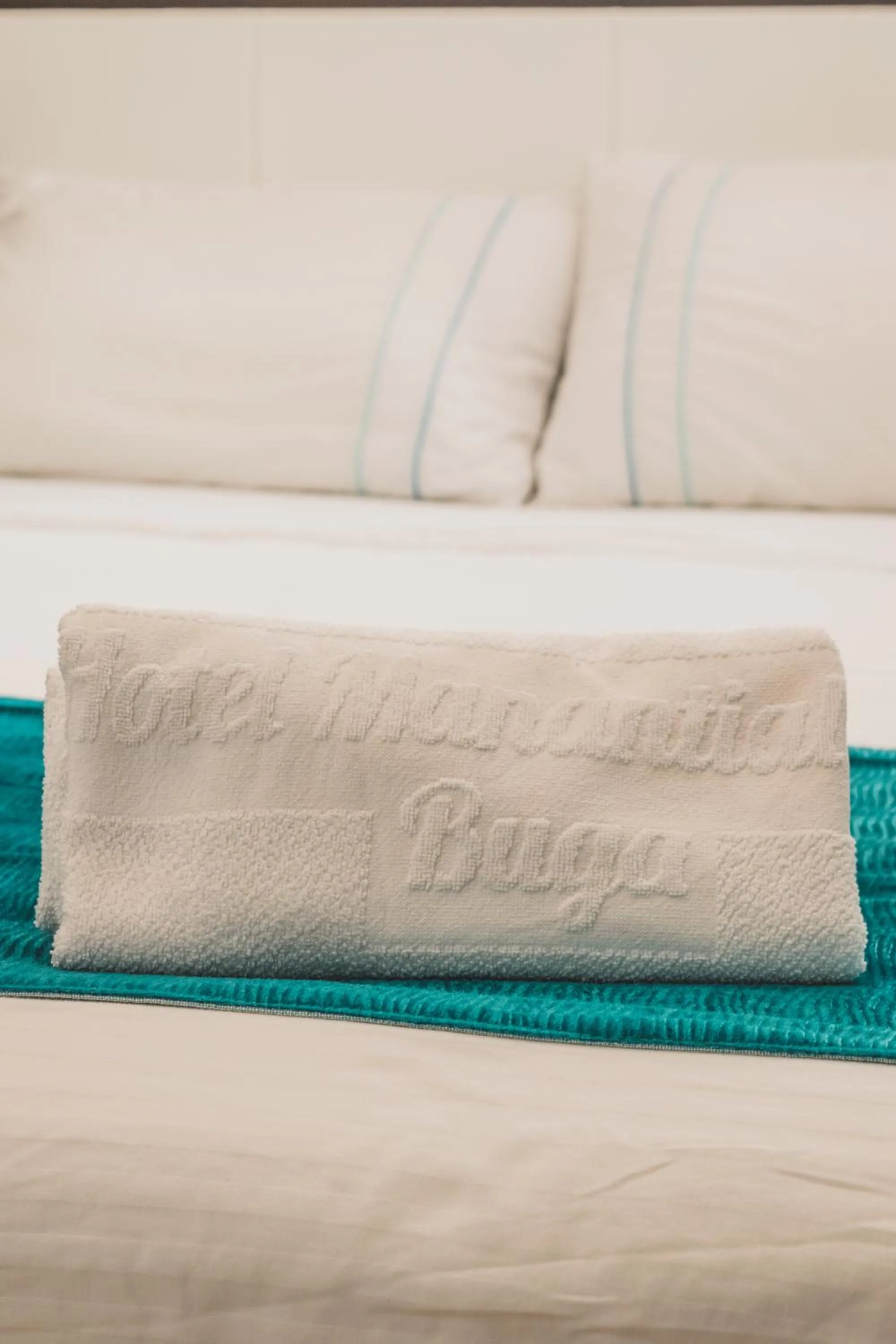 Toilet, Bed in Hotel Manantial