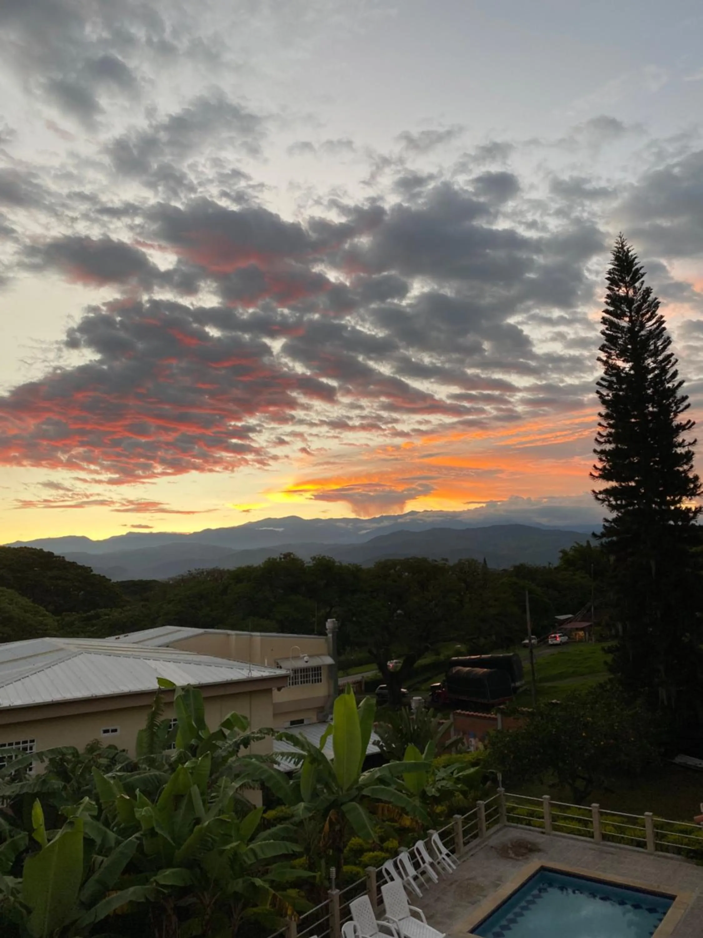 Swimming pool in Hotel Manantial