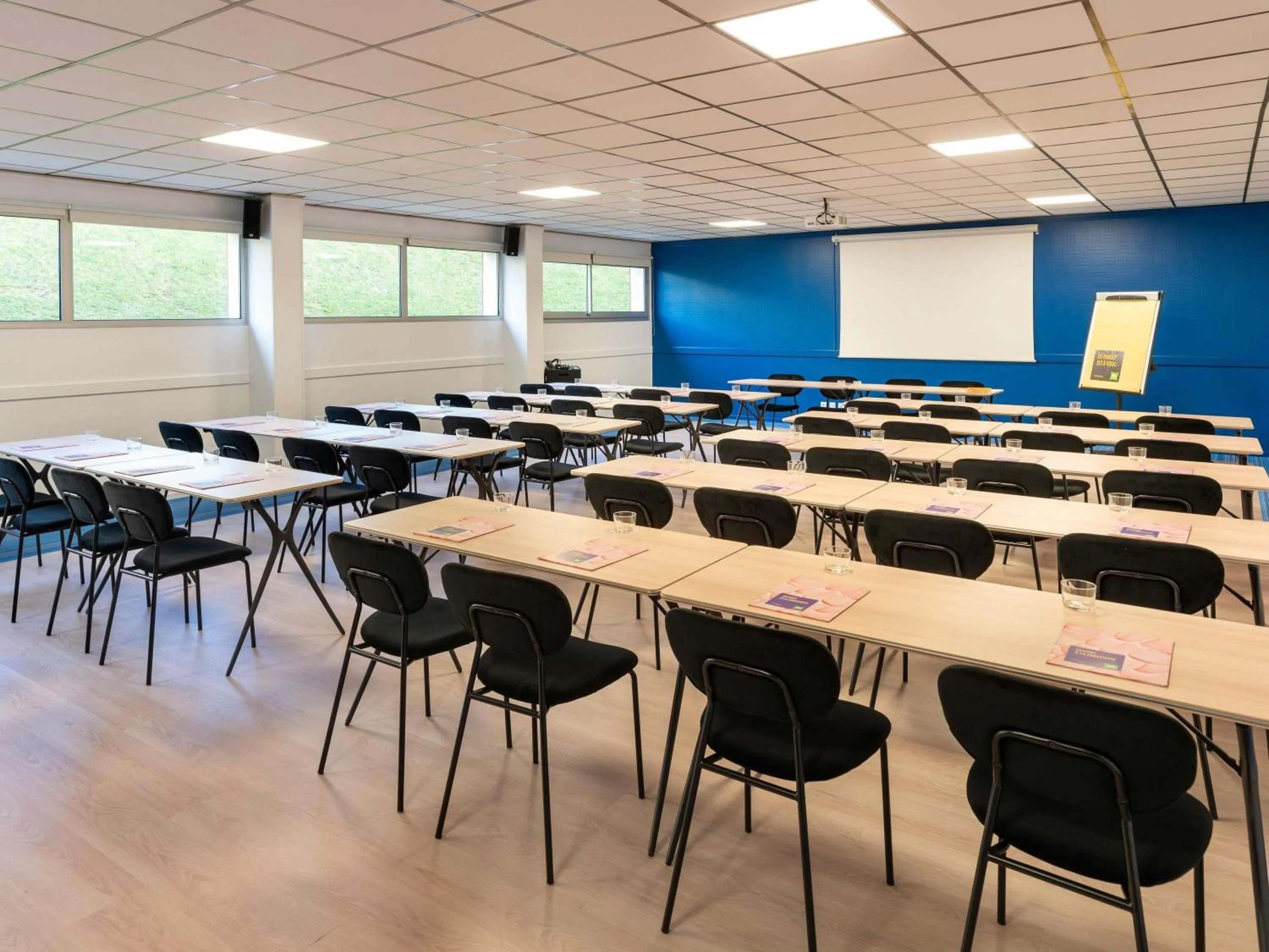Meeting/conference room in ibis Styles Biarritz Plage