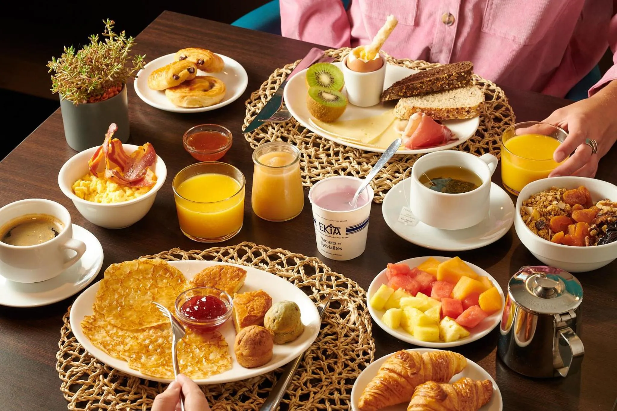 Food and drinks in Hôtel Le Biarritz