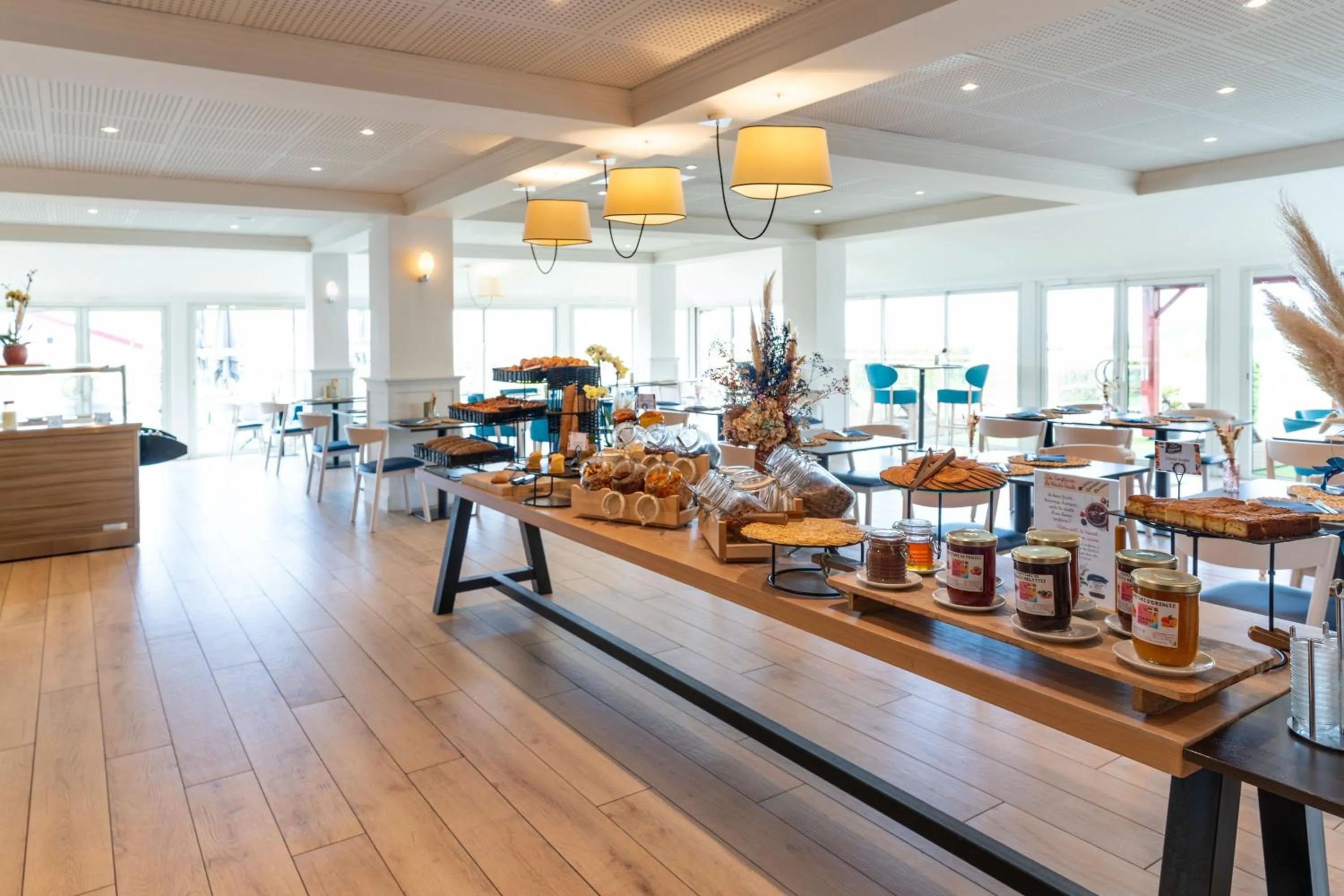 Food and drinks in Hôtel Le Biarritz