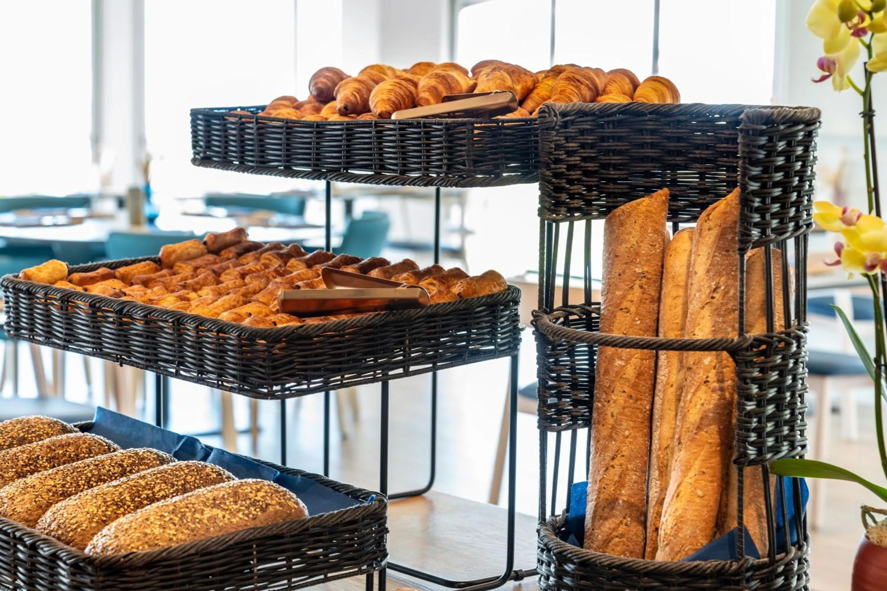 Food and drinks in Hôtel Le Biarritz