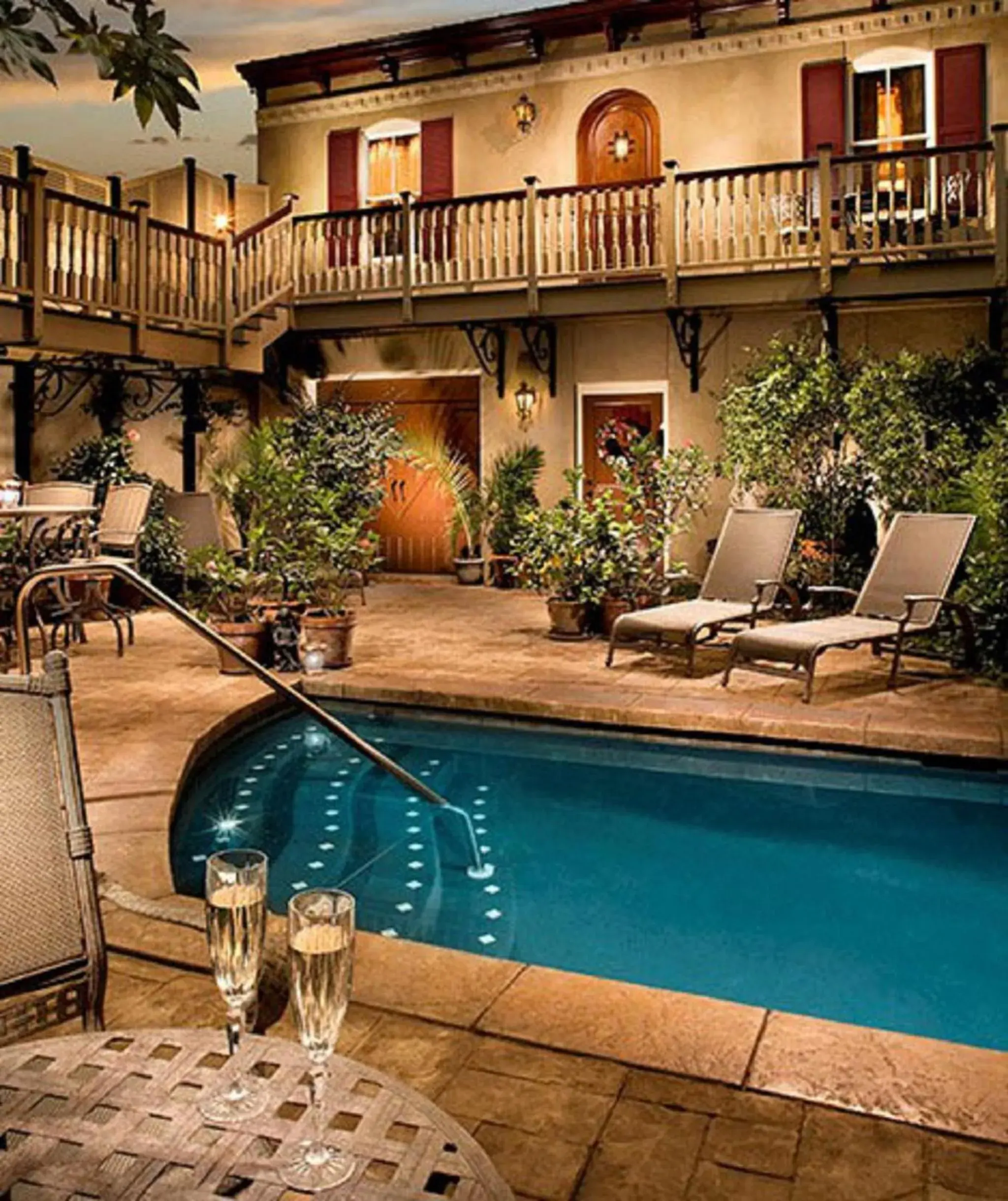 Swimming pool in McMillan Inn Swimming pool in McMillan Inn