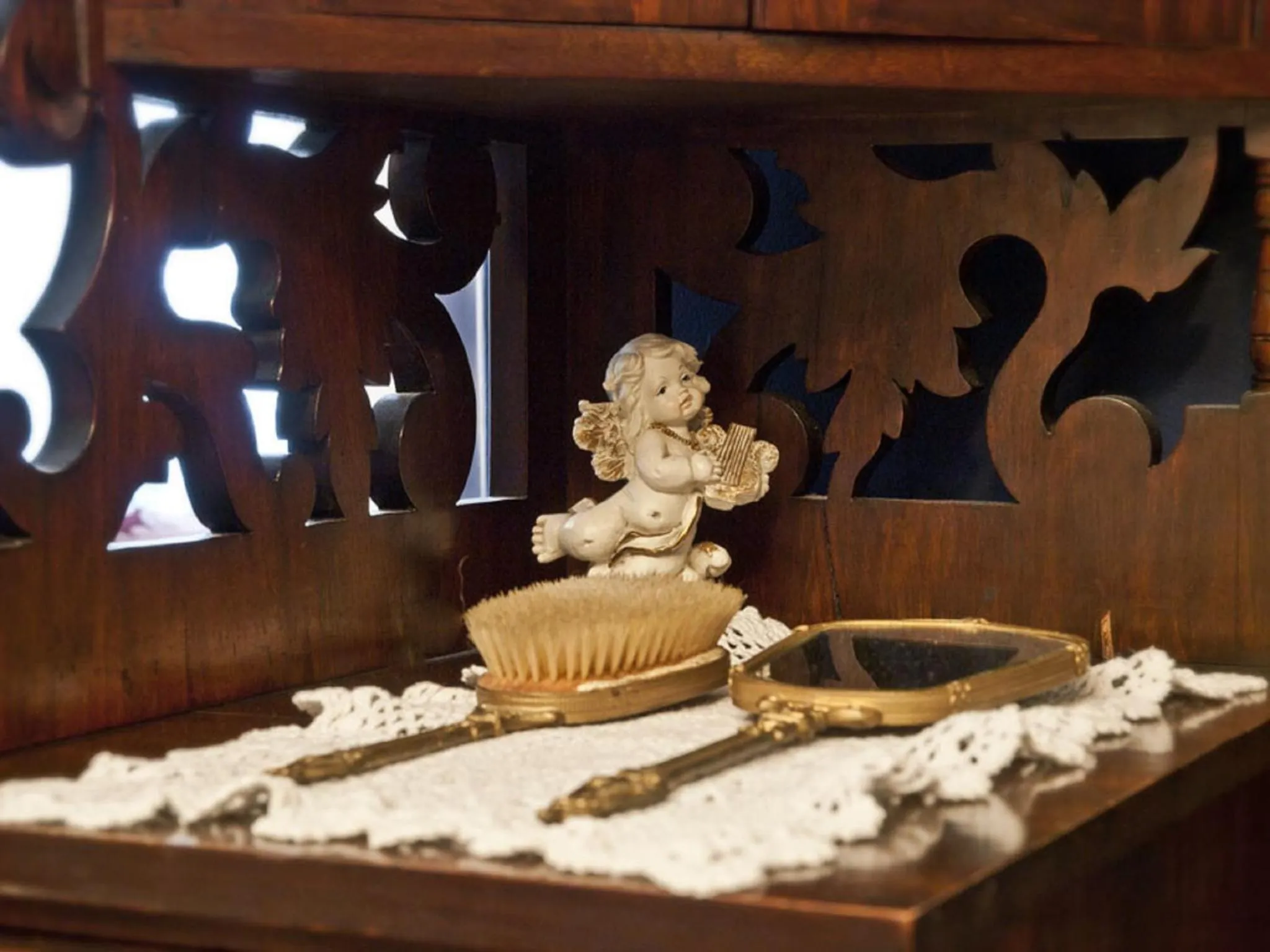 Decorative detail in McMillan Inn