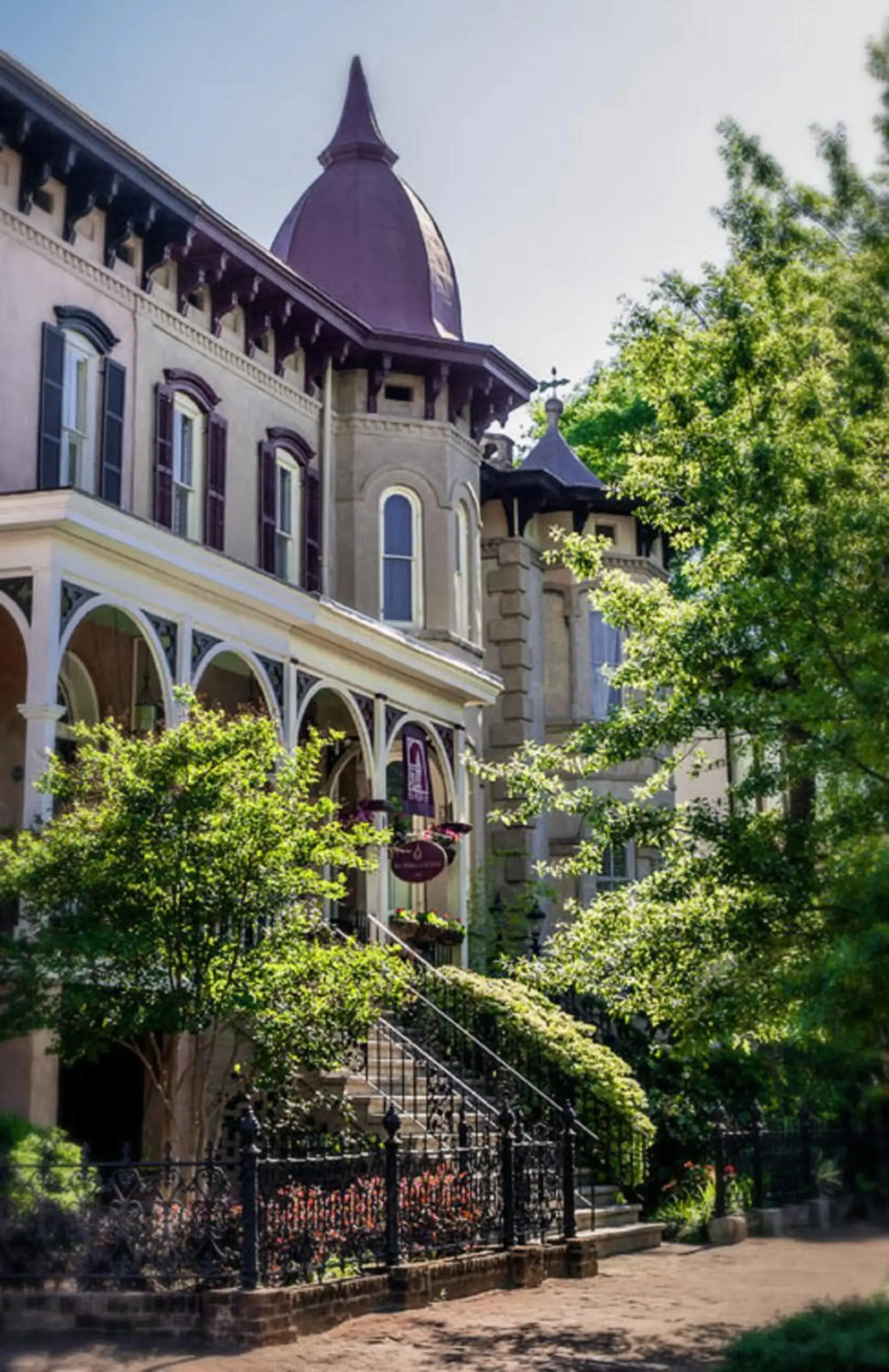 Property building in McMillan Inn Property building in McMillan Inn