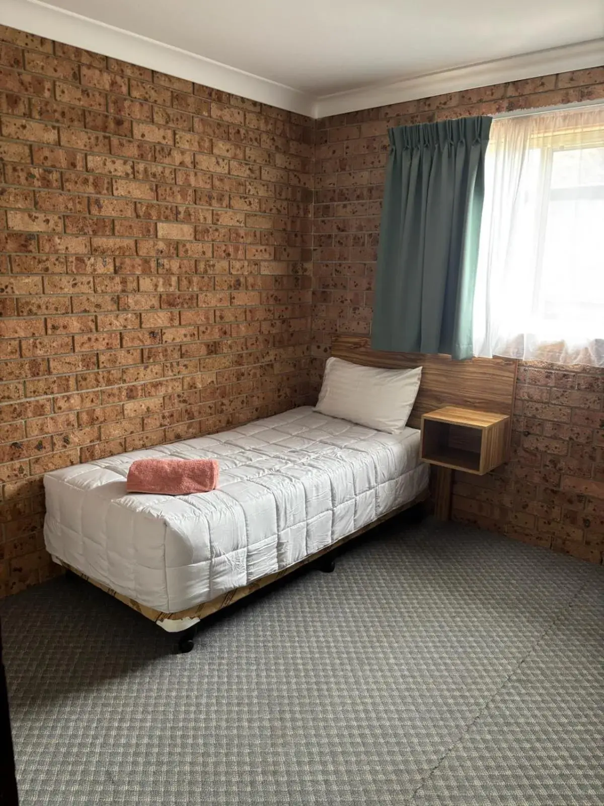 Bedroom, Bed in Alyn Motel Bedroom, Bed in Alyn Motel