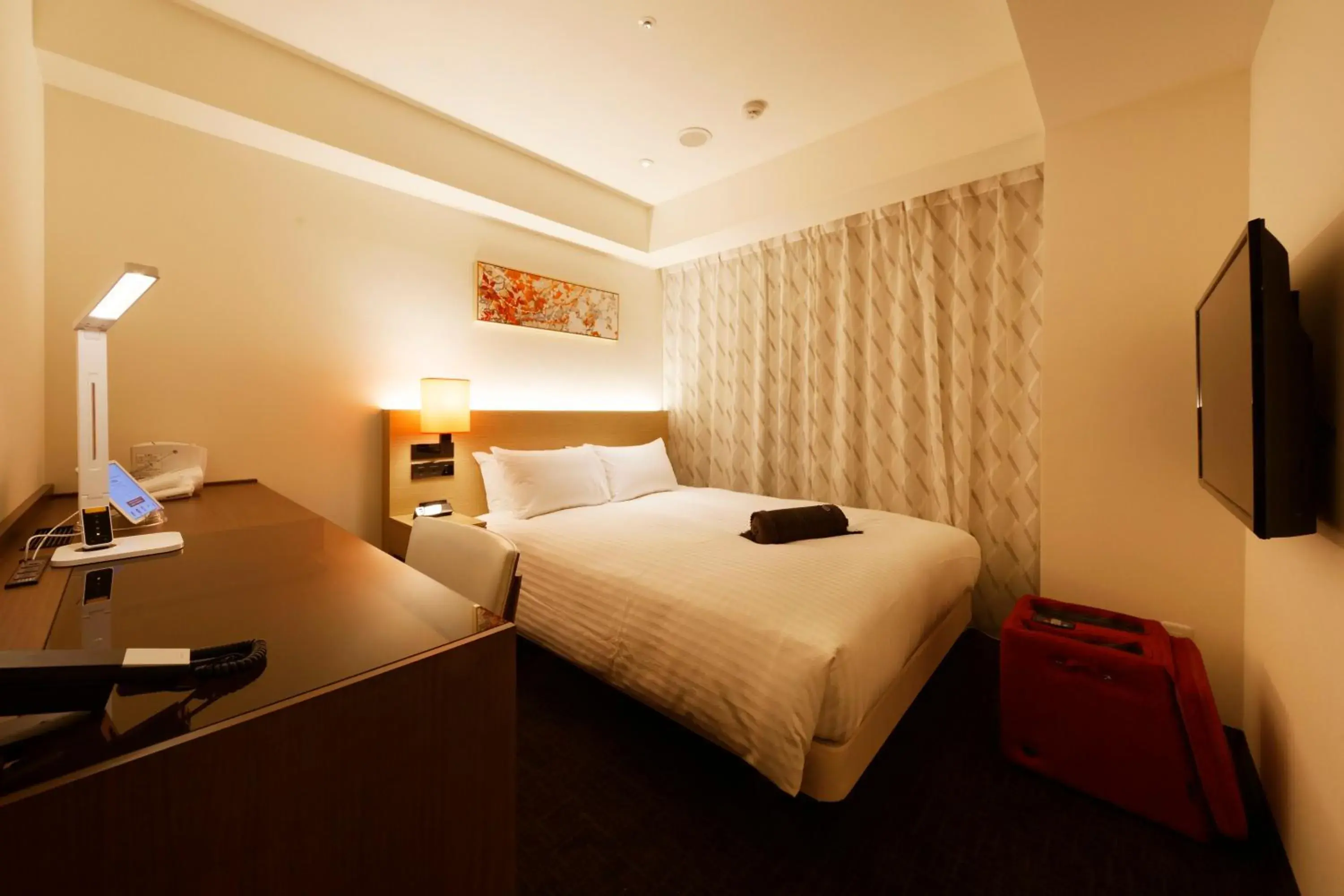 Photo of the whole room, Bed in HOTEL FORZA HAKATA-GUCHI Photo of the whole room, Bed in HOTEL FORZA HAKATA-GUCHI