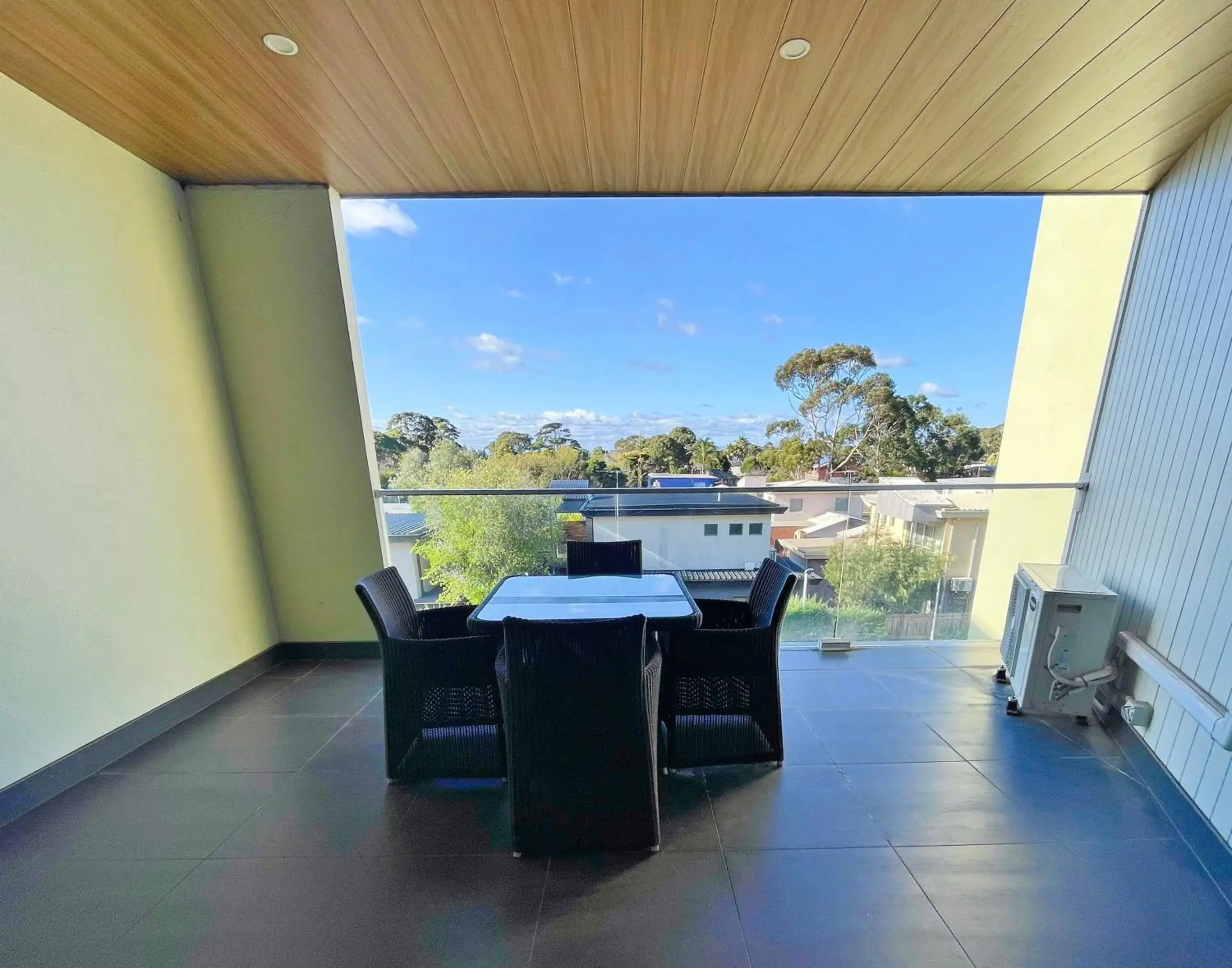 One-Bedroom Apartment in Phillip Island Towers One-Bedroom Apartment in Phillip Island Towers