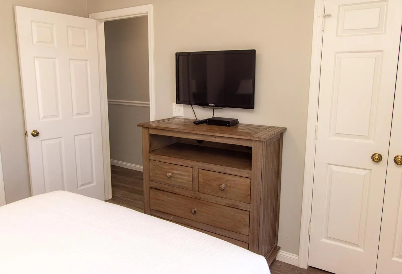 Bedroom, Bed in Sea Mystique Resort