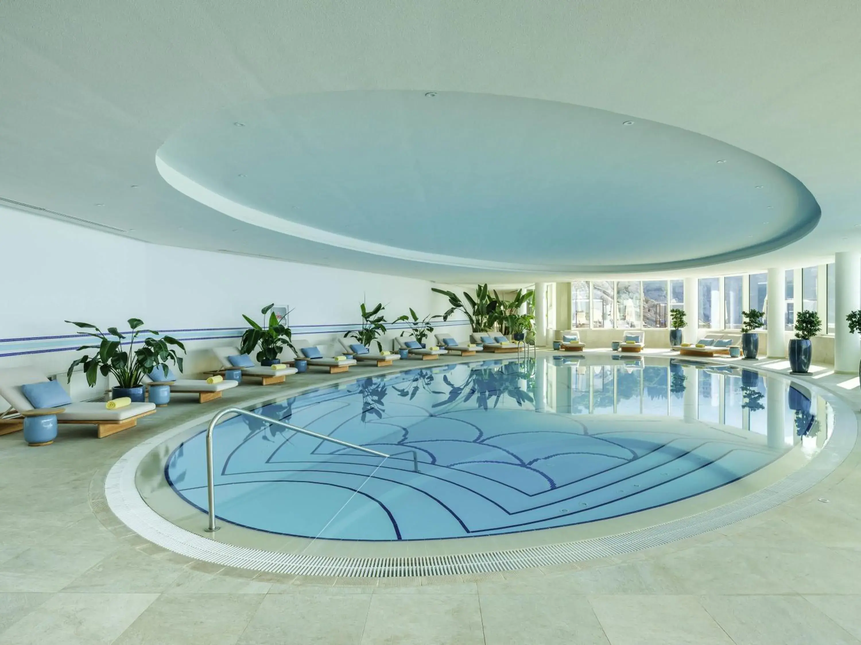 Pool view in Rixos Premium Dubrovnik Pool view in Rixos Premium Dubrovnik