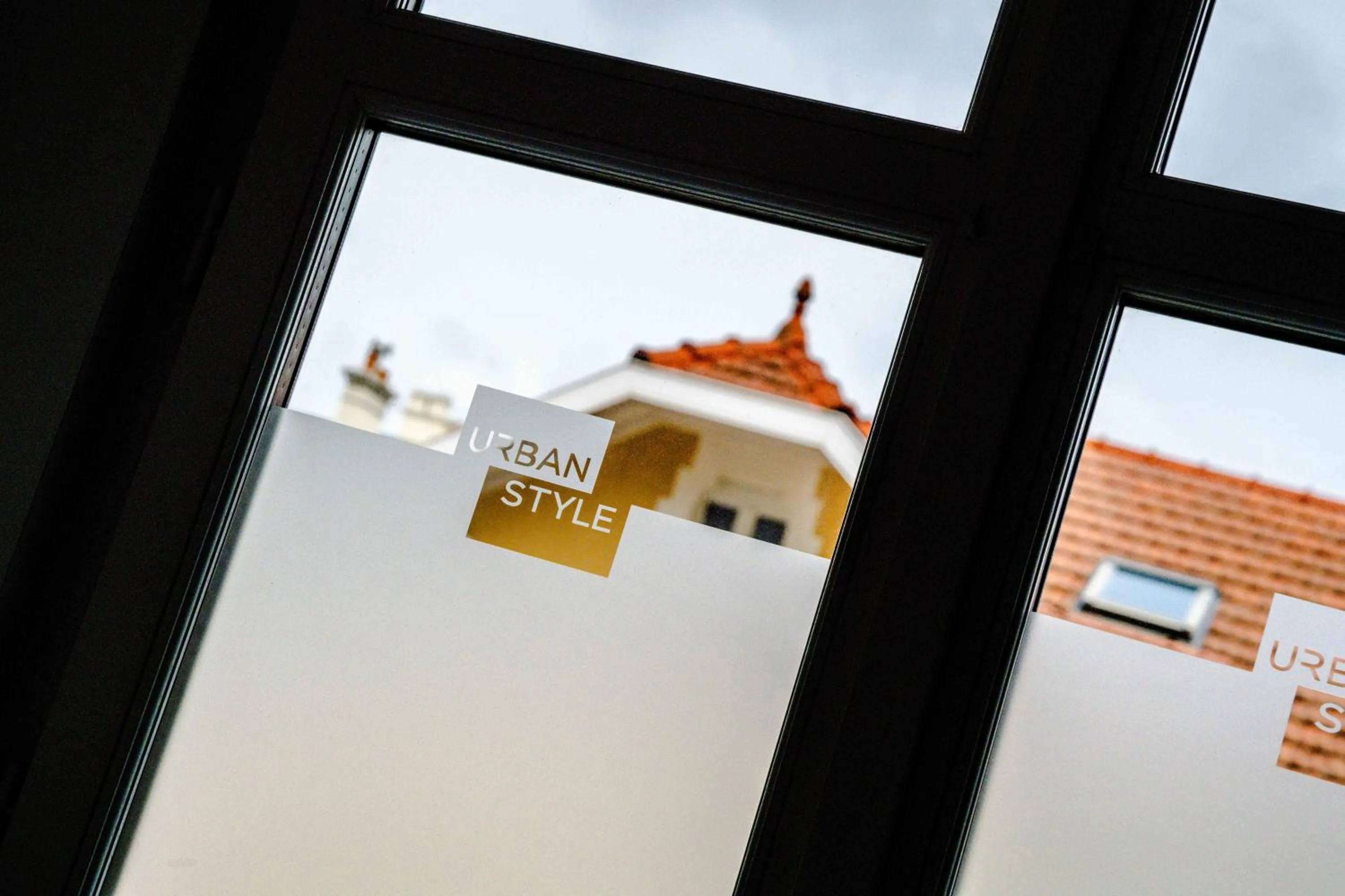 Day, Property Building in Hotel Txutxu-Mutxu