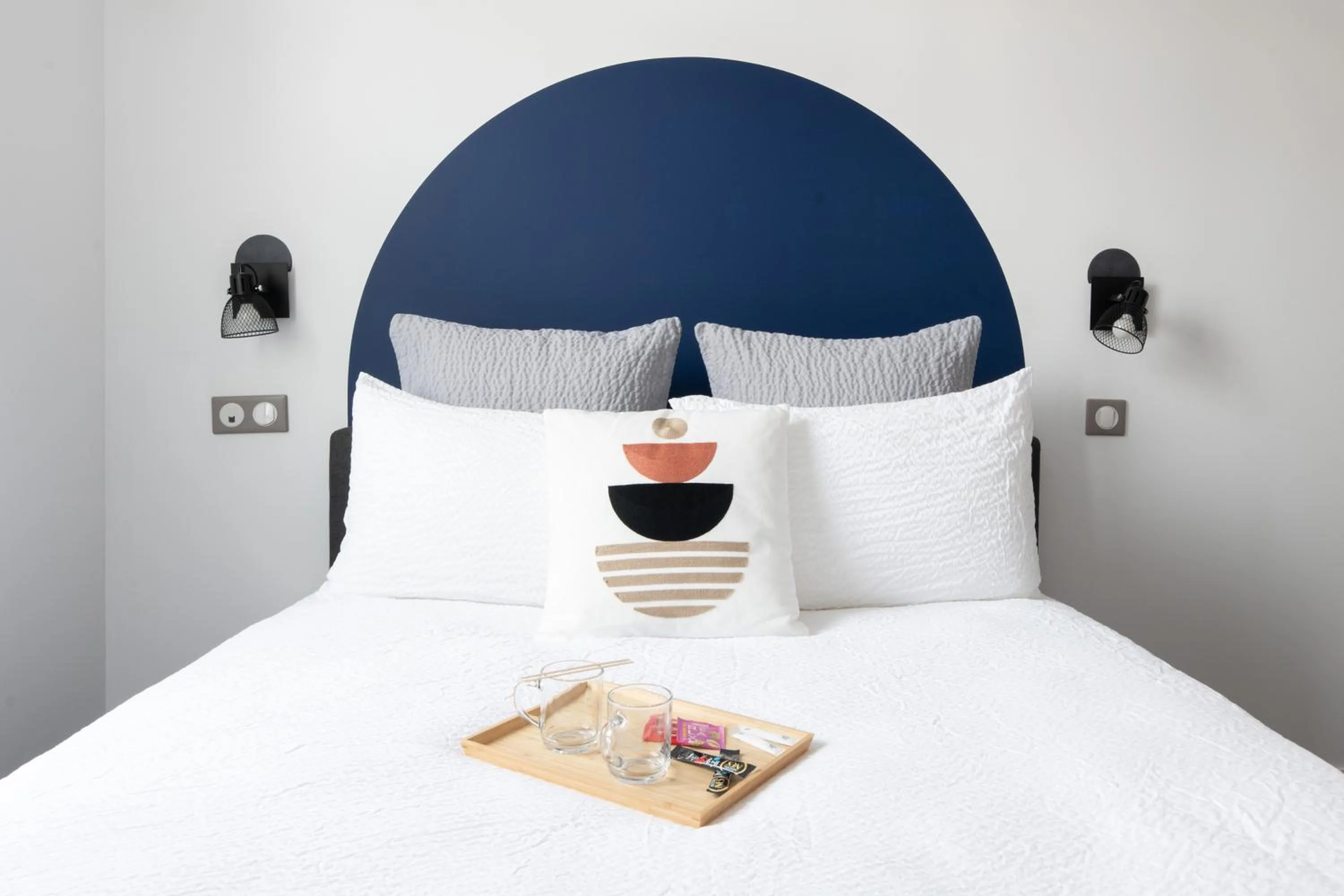 Bed in Hotel Txutxu-Mutxu