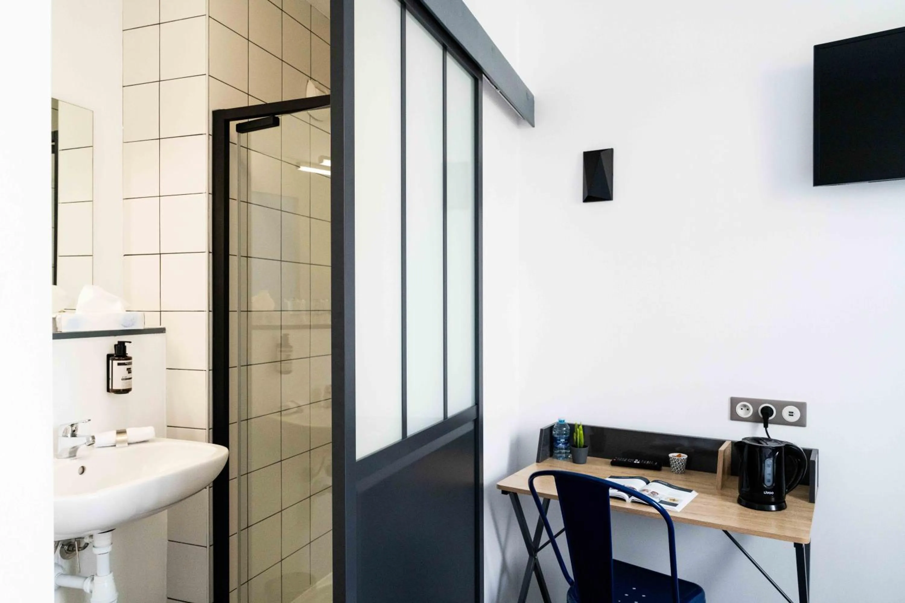 Bathroom in Hotel Txutxu-Mutxu