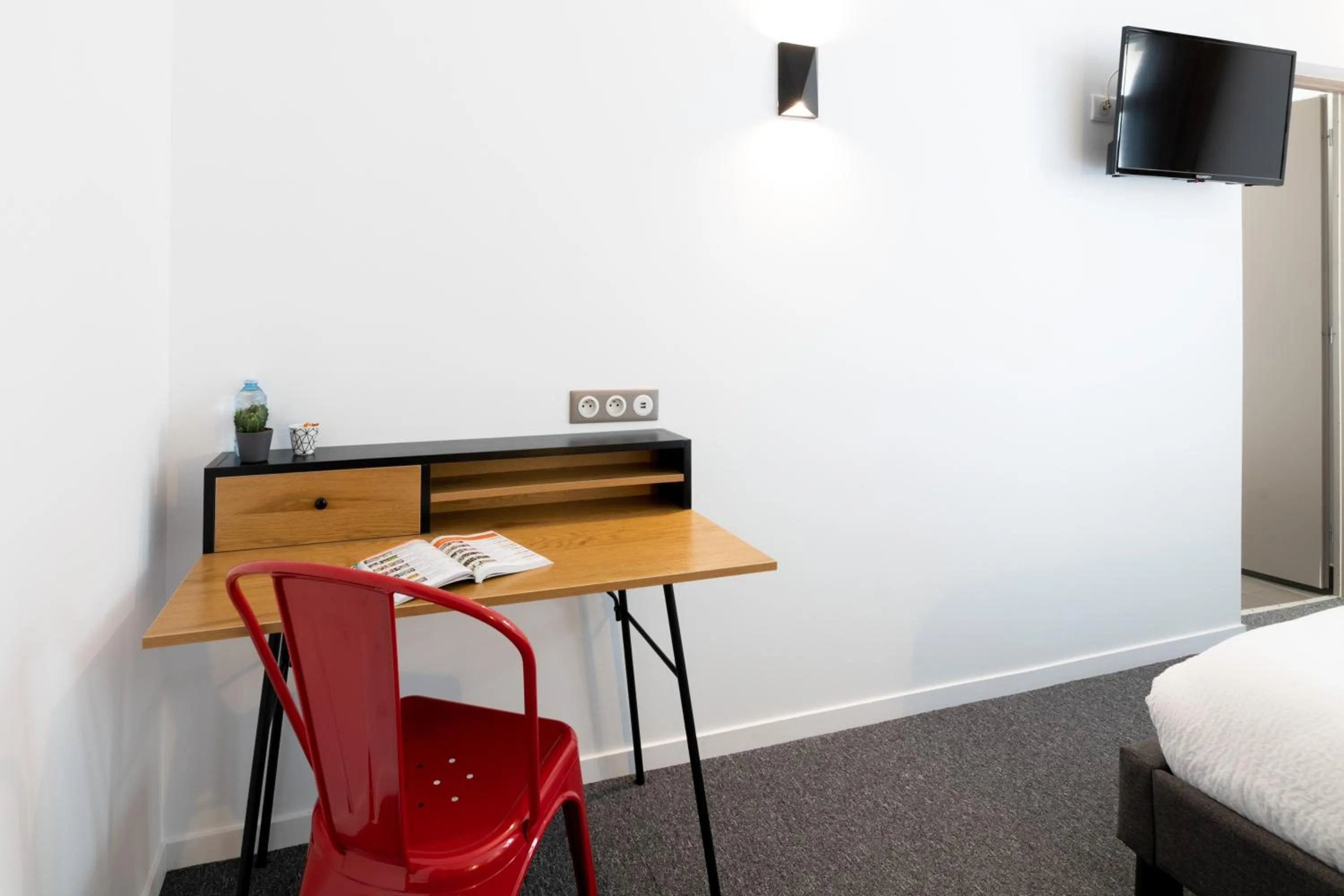 Bed in Hotel Txutxu-Mutxu