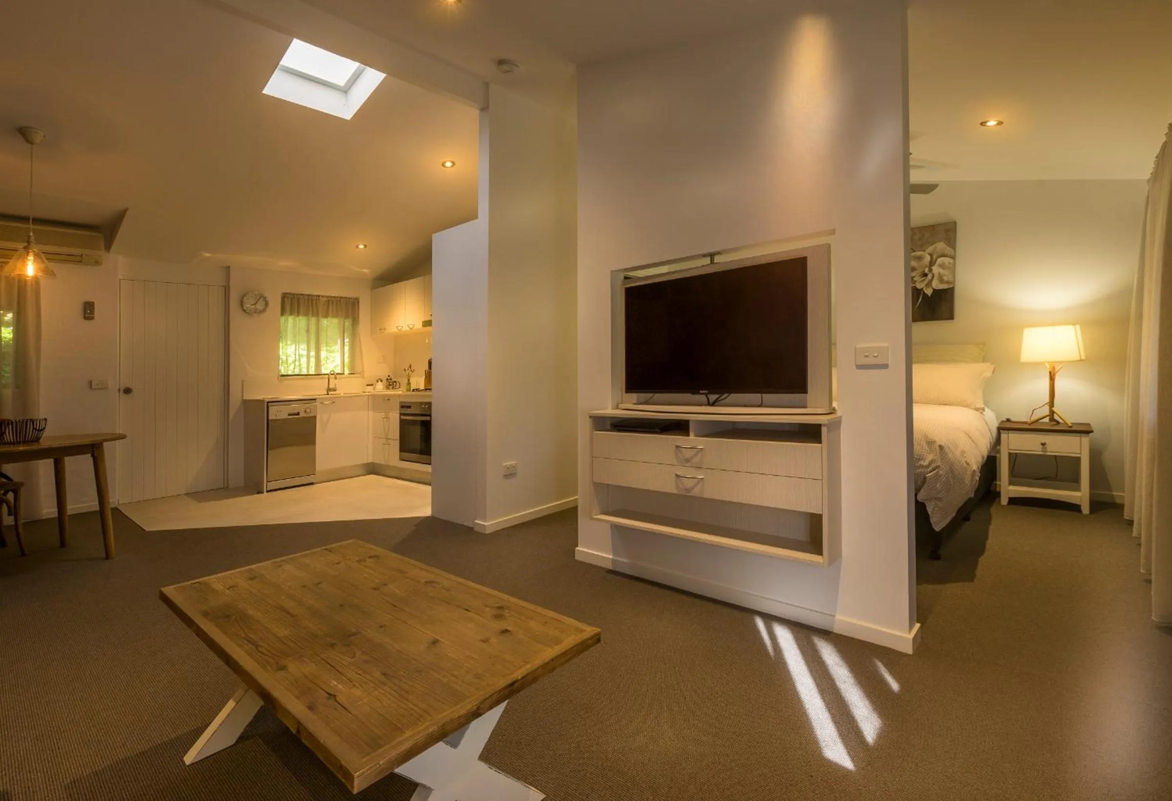 TV and multimedia, Bed in Bright Mystic Valley