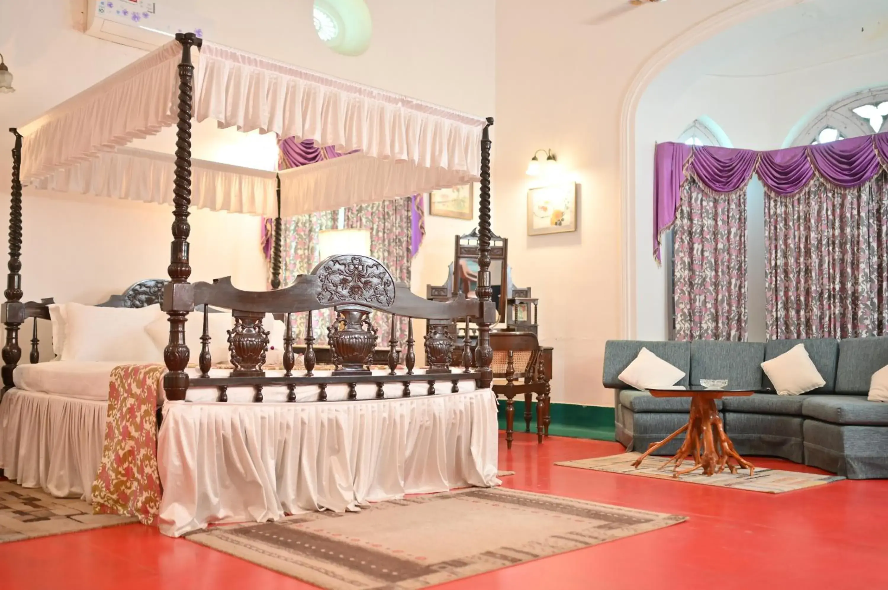 Superior Queen Room - single occupancy in Thengal Manor Superior Queen Room - single occupancy in Thengal Manor