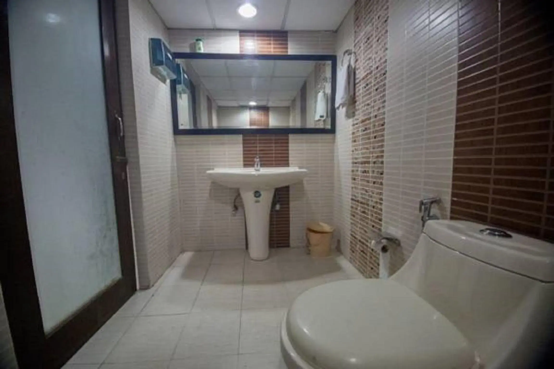 Toilet in ANR Hotels Toilet in ANR Hotels