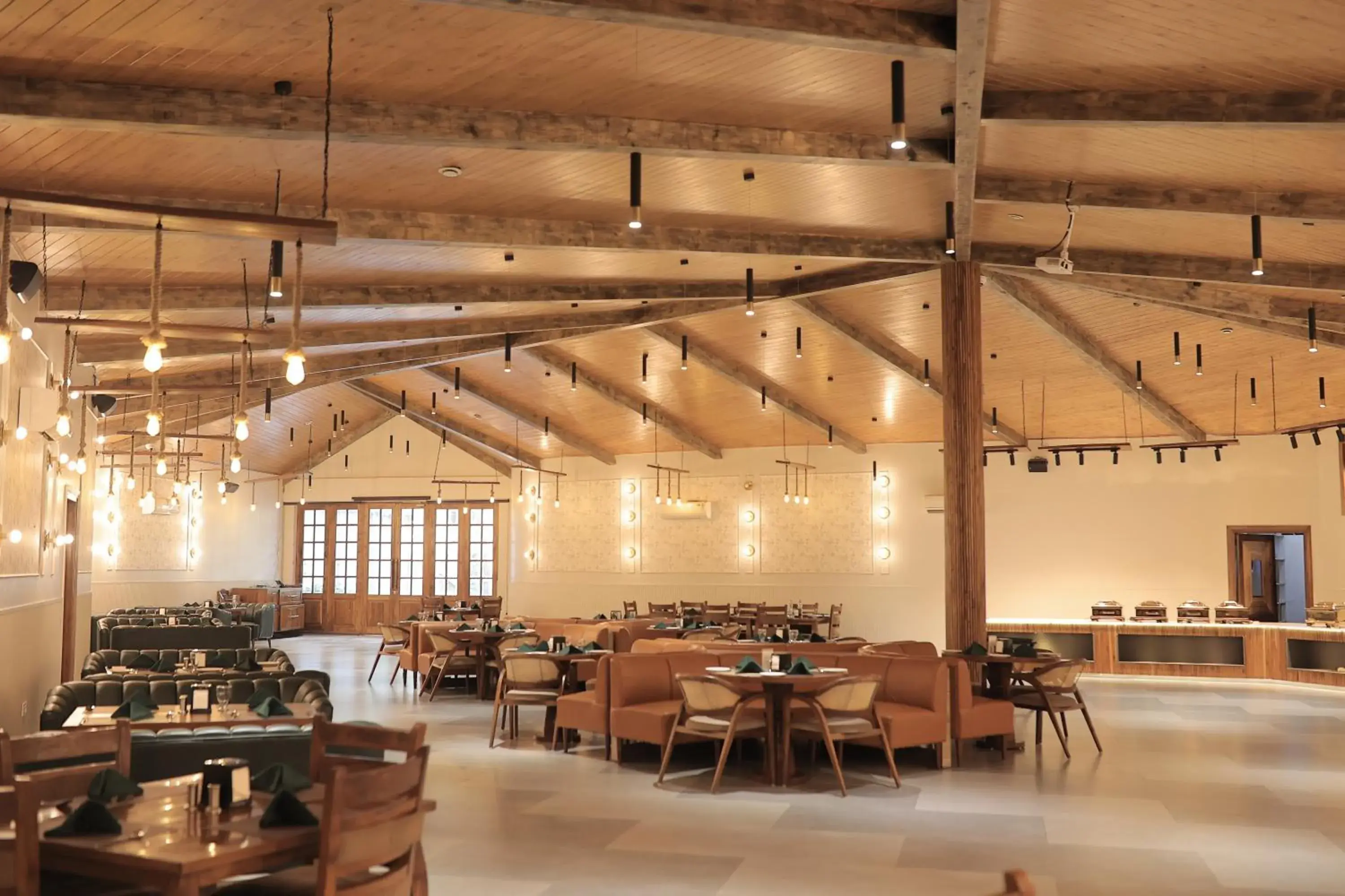 Restaurant/places to eat in Jungle Lodge Resort Restaurant/places to eat in Jungle Lodge Resort