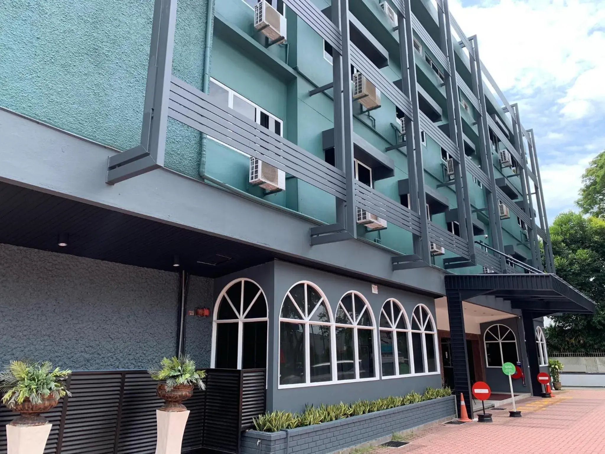 Property building in Hotel Waterfall Property building in Hotel Waterfall