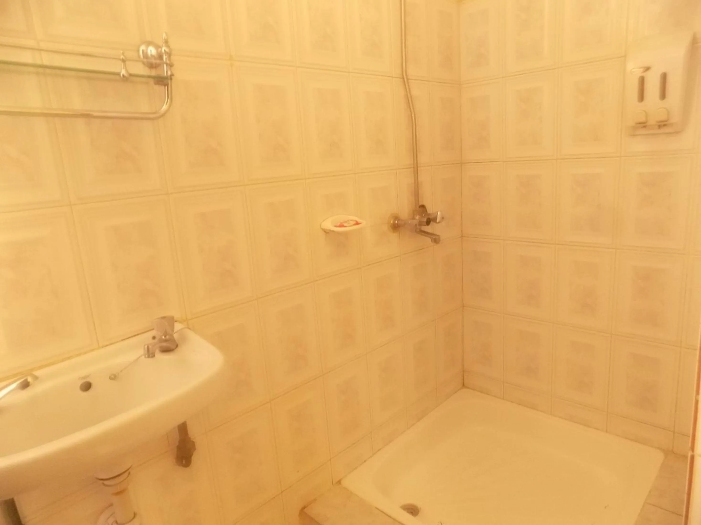 Shower in Meliva Guest House Mbarara
