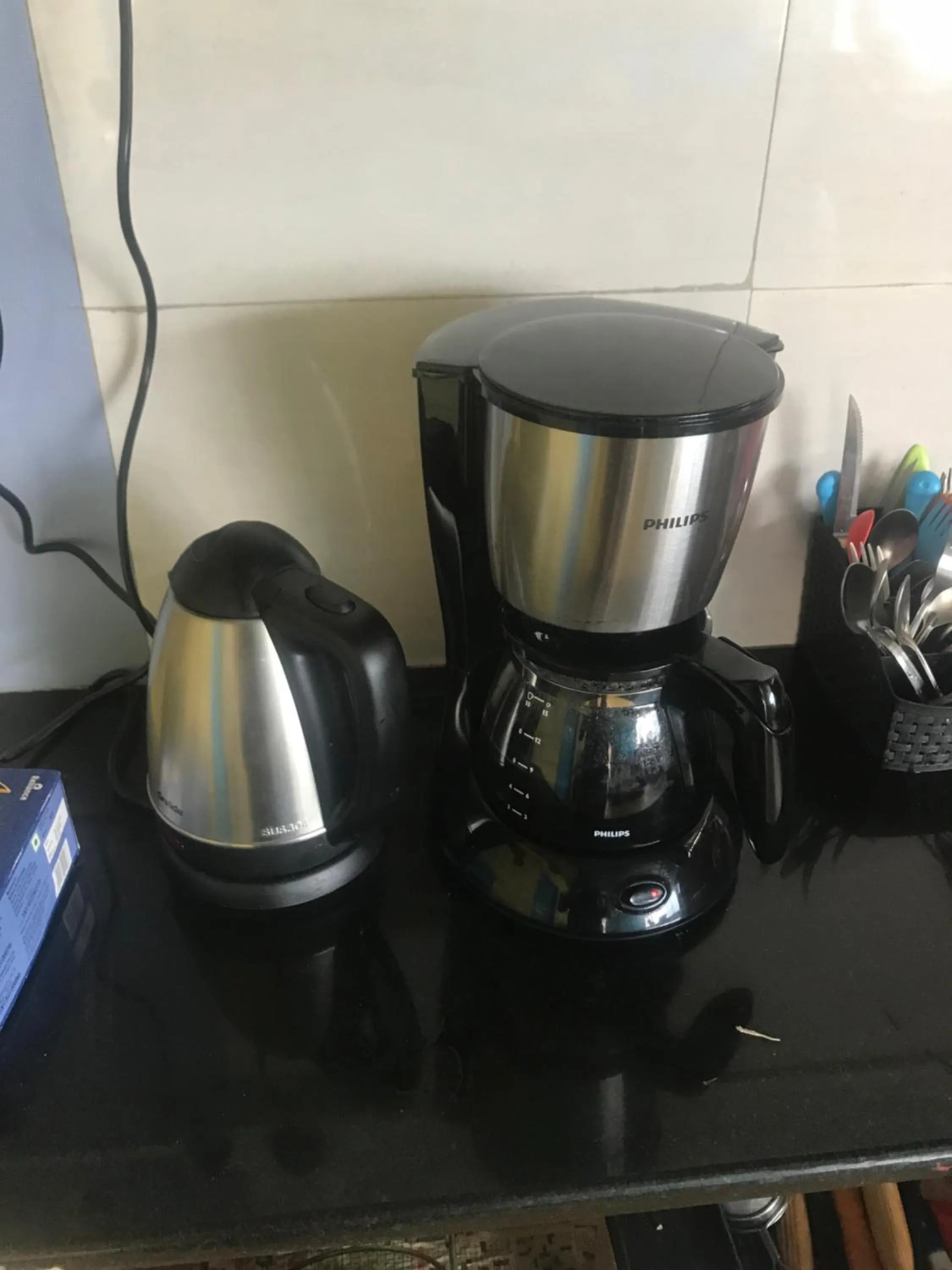 Coffee/tea facilities in The Little Blue Window Hostel