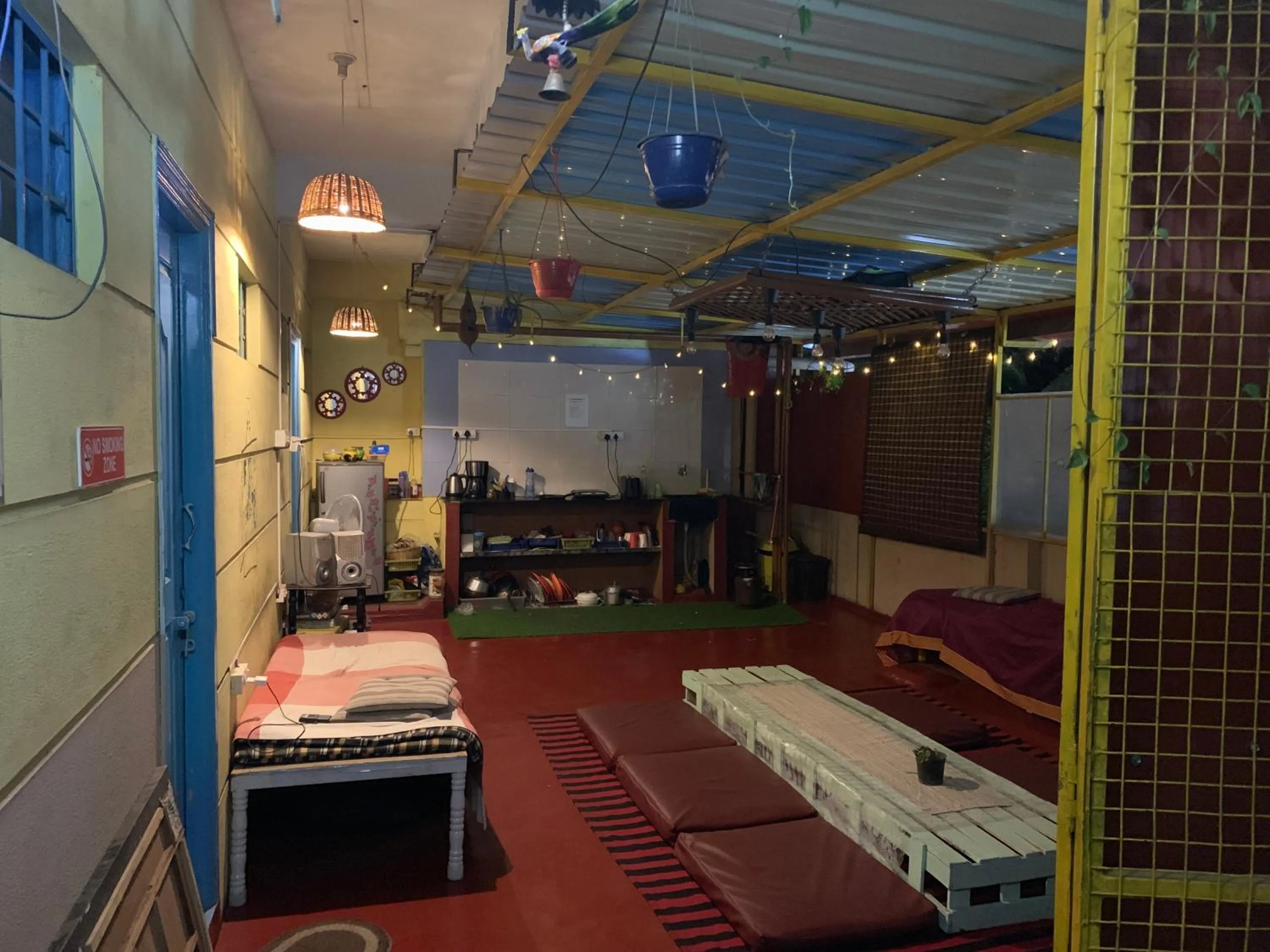 Coffee/tea facilities, Bed in The Little Blue Window Hostel