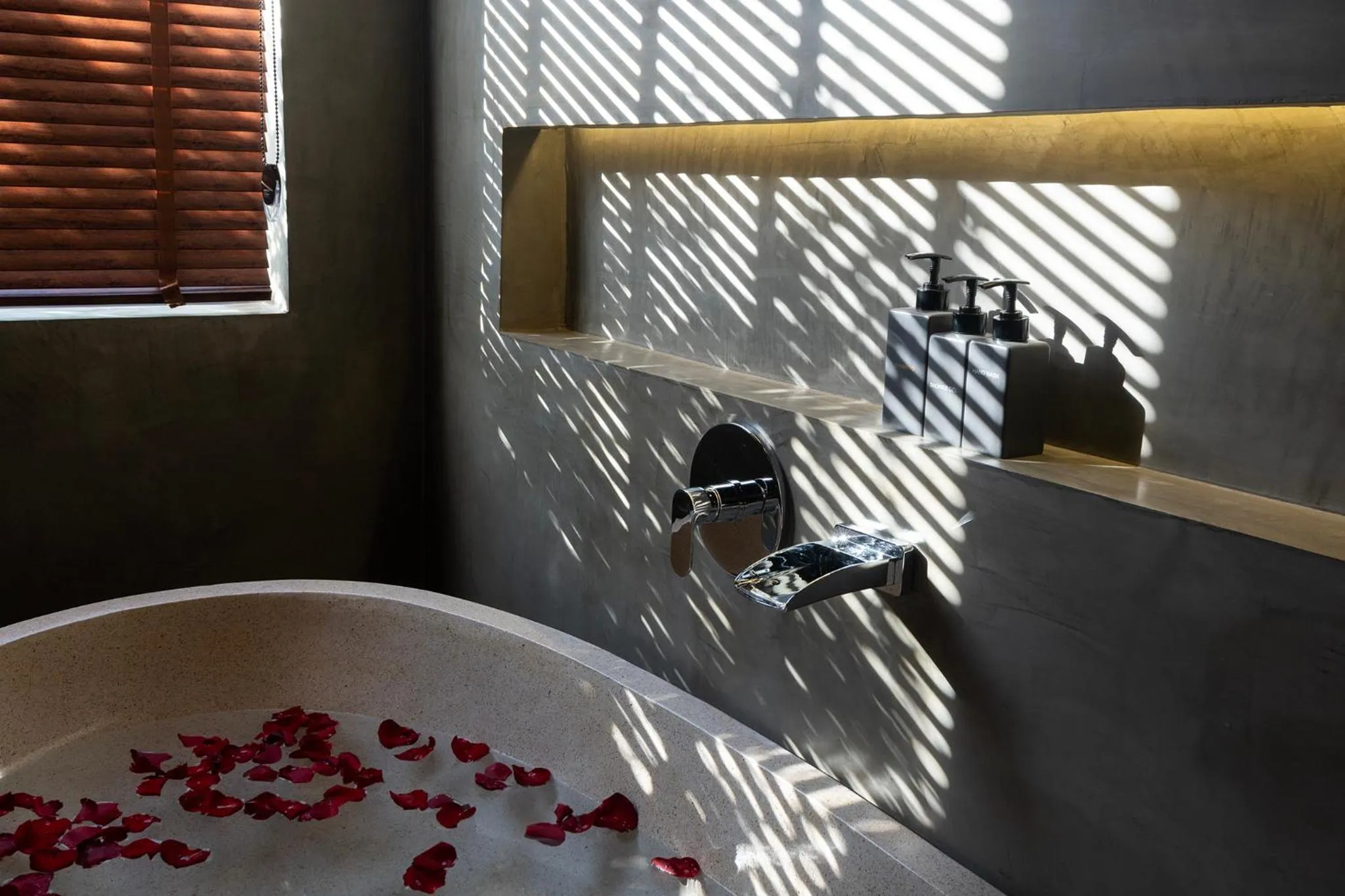 Bath in Le Chanthou Boutique